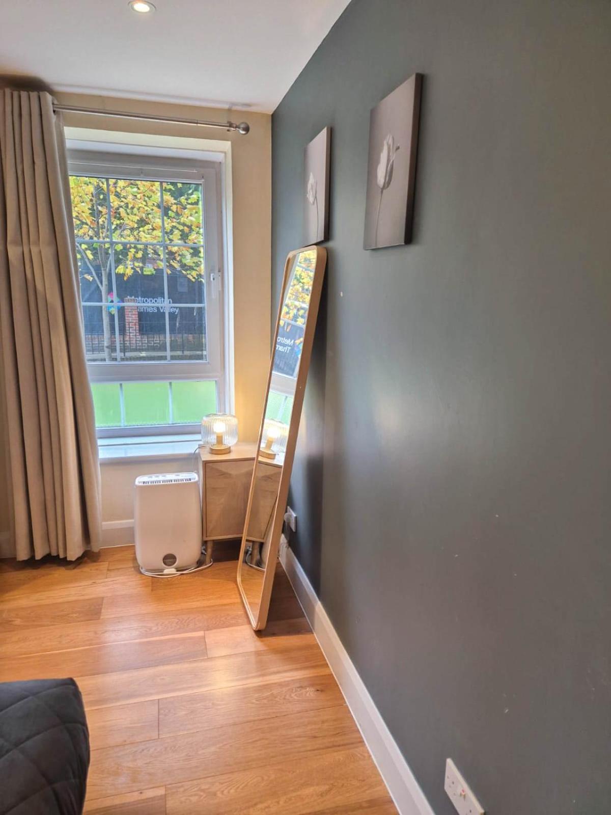 Chic 2-bedroom Flat With Free Wi-fi Few Steps From The Oval Leilighet