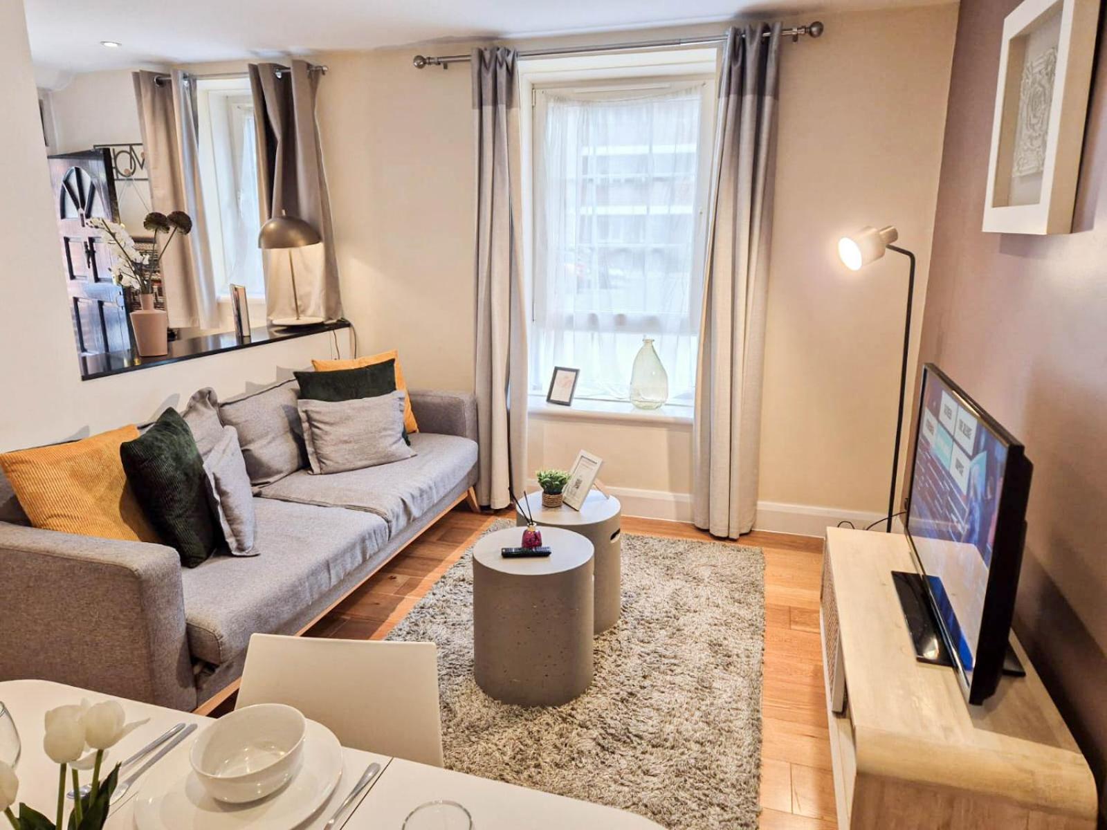 Chic 2-bedroom Flat With Free Wi-fi Few Steps From The Oval Leilighet