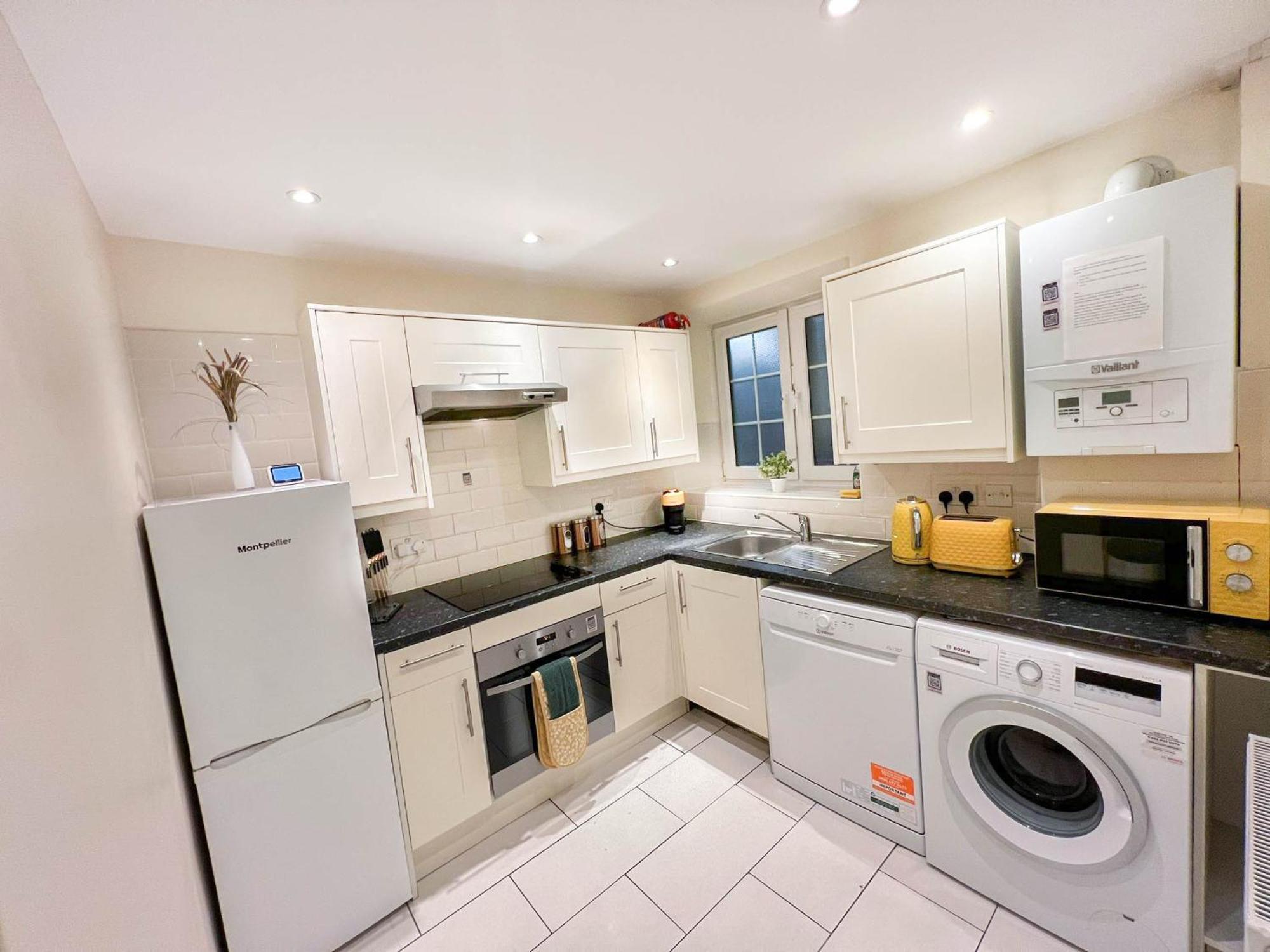 Leilighet Chic 2-bedroom Flat With Free Wi-fi Few Steps From The Oval London