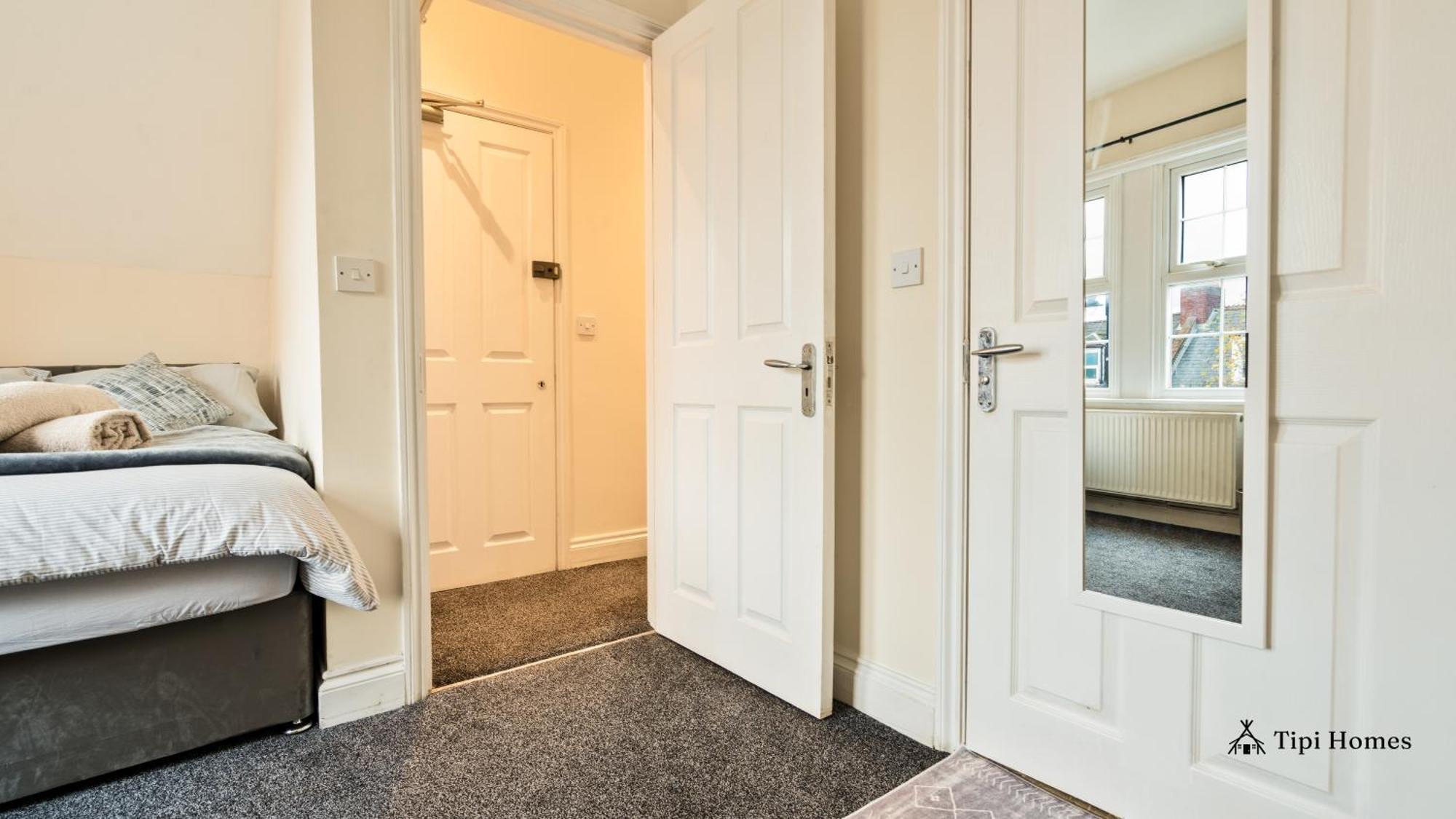 2 Bedroom 2 Bath Flat In Wandsworth London