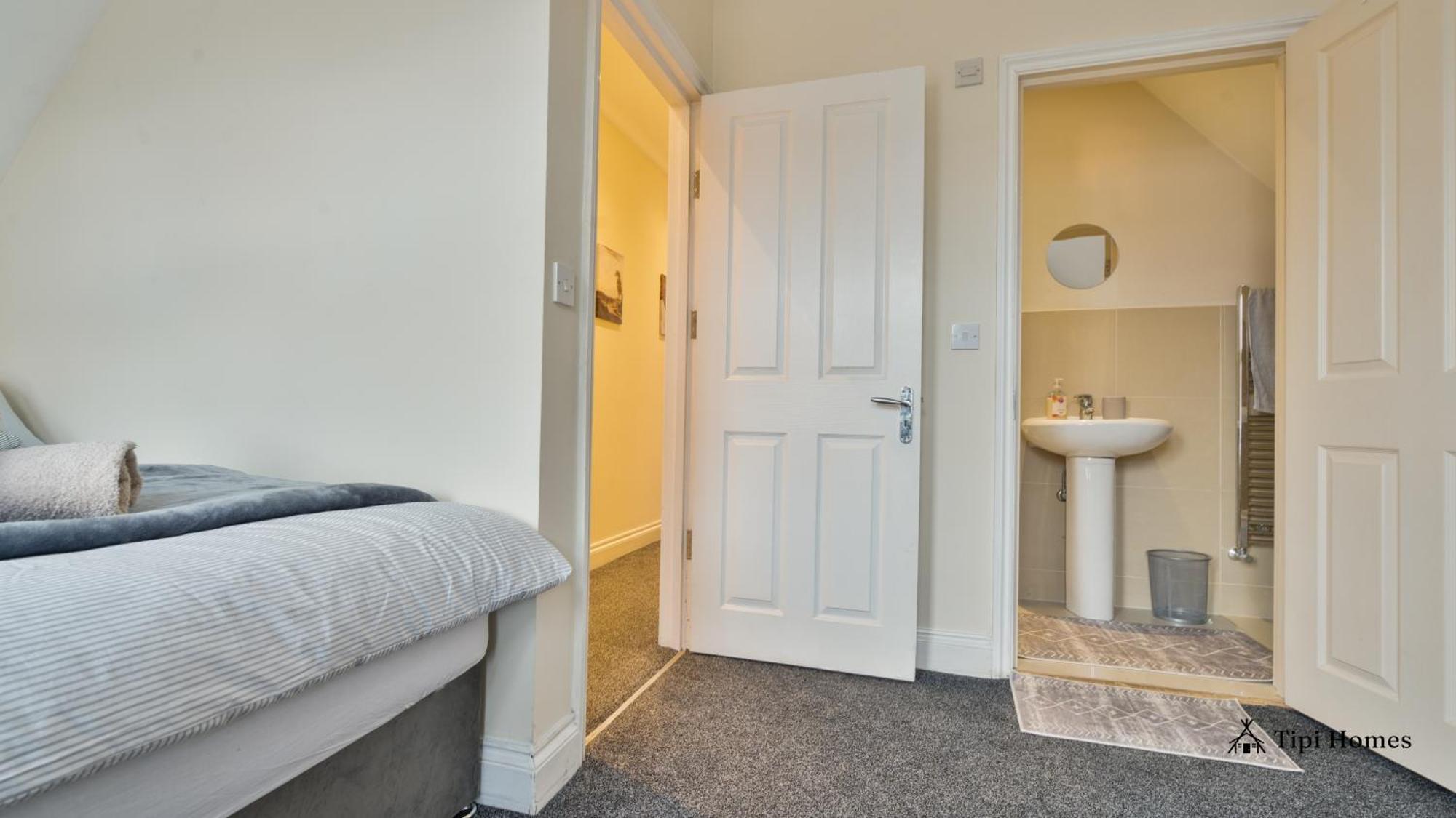 2 Bedroom 2 Bath Flat In Wandsworth Apartment London