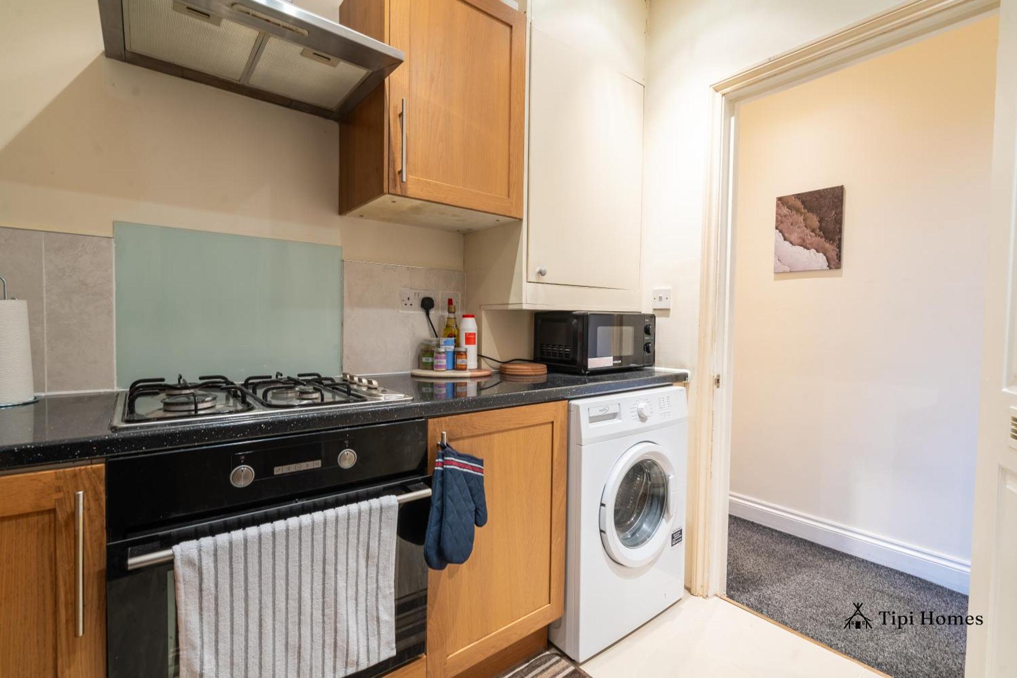 2 Bedroom 2 Bath Flat In Wandsworth Apartment