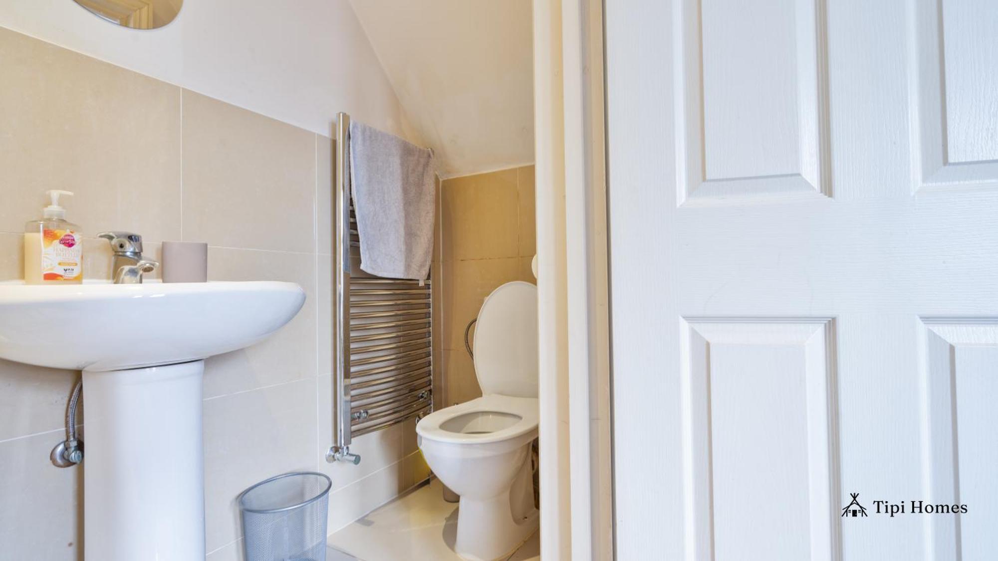 Apartment 2 Bedroom 2 Bath Flat In Wandsworth *