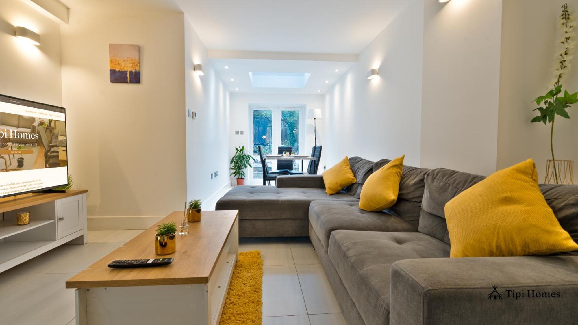 2 Bed 2 Bath, Golders Green, Near Apartment *