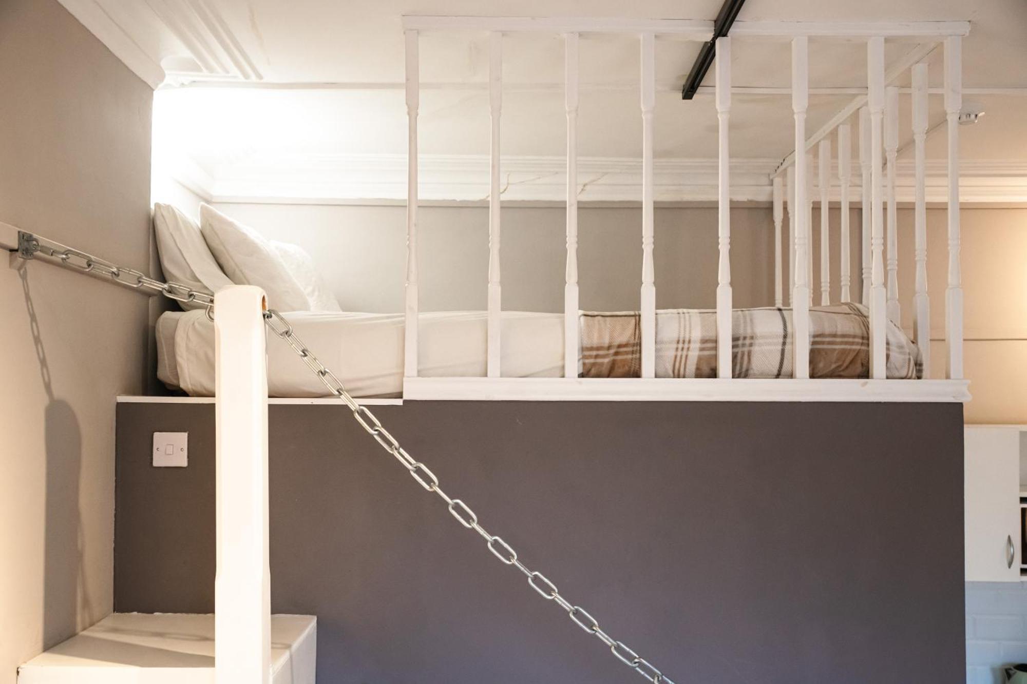 A Modern Rustic Appartement