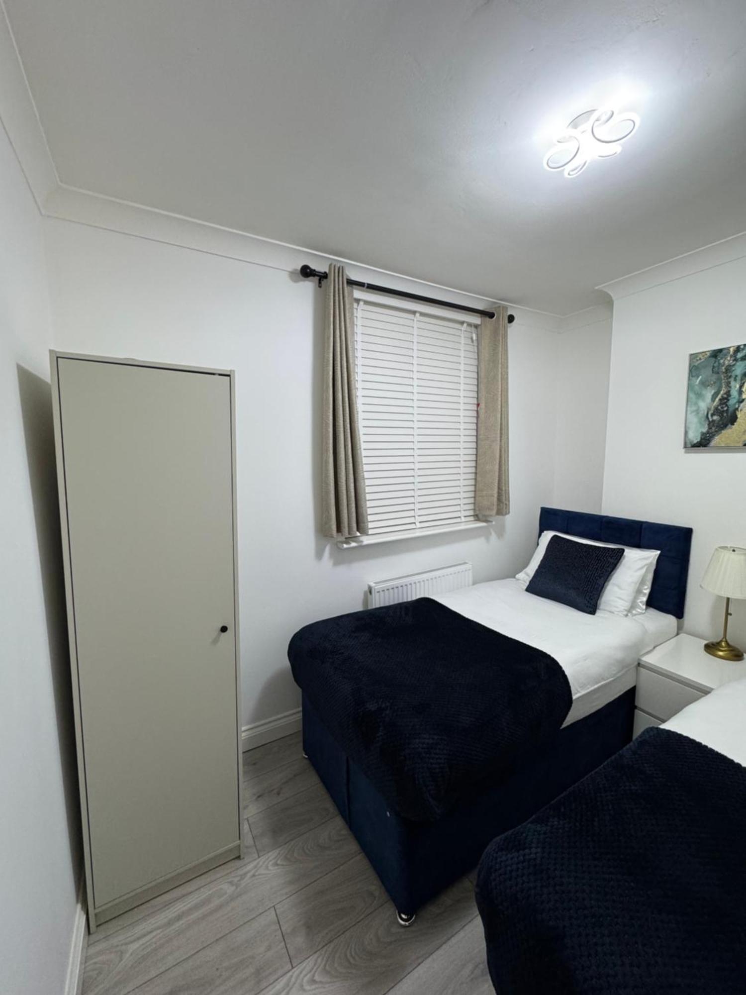 Modern 2-bed Flat Sleeps Up To 5 * Londen