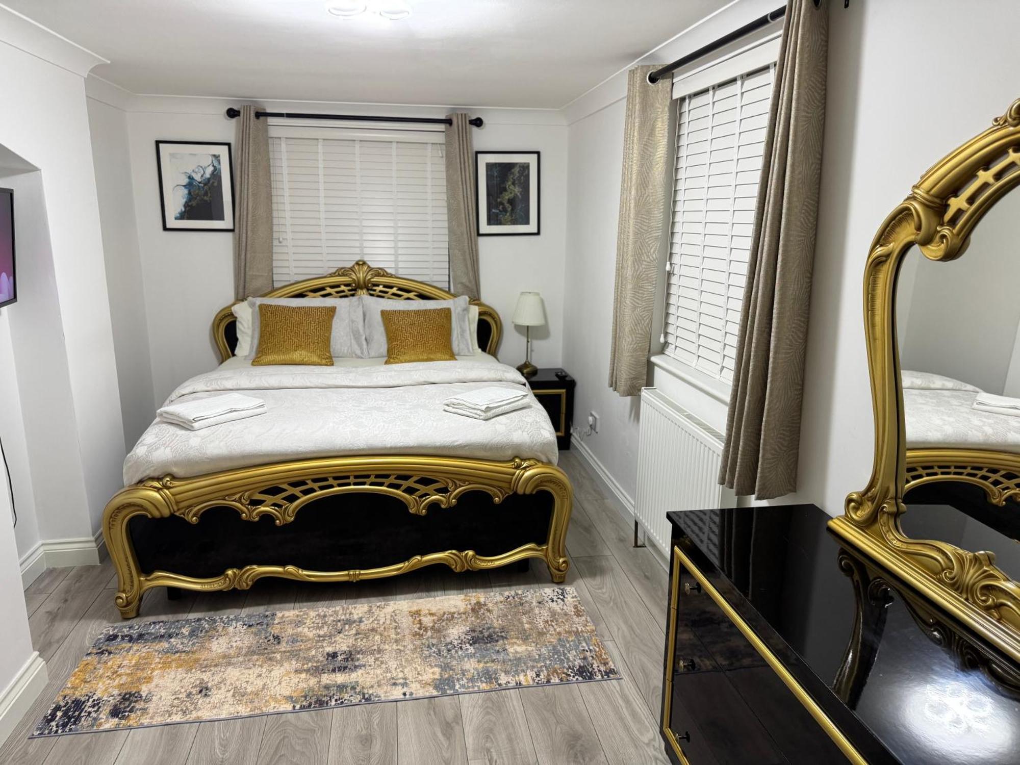 Appartement Modern 2-bed Flat Sleeps Up To 5 Londen
