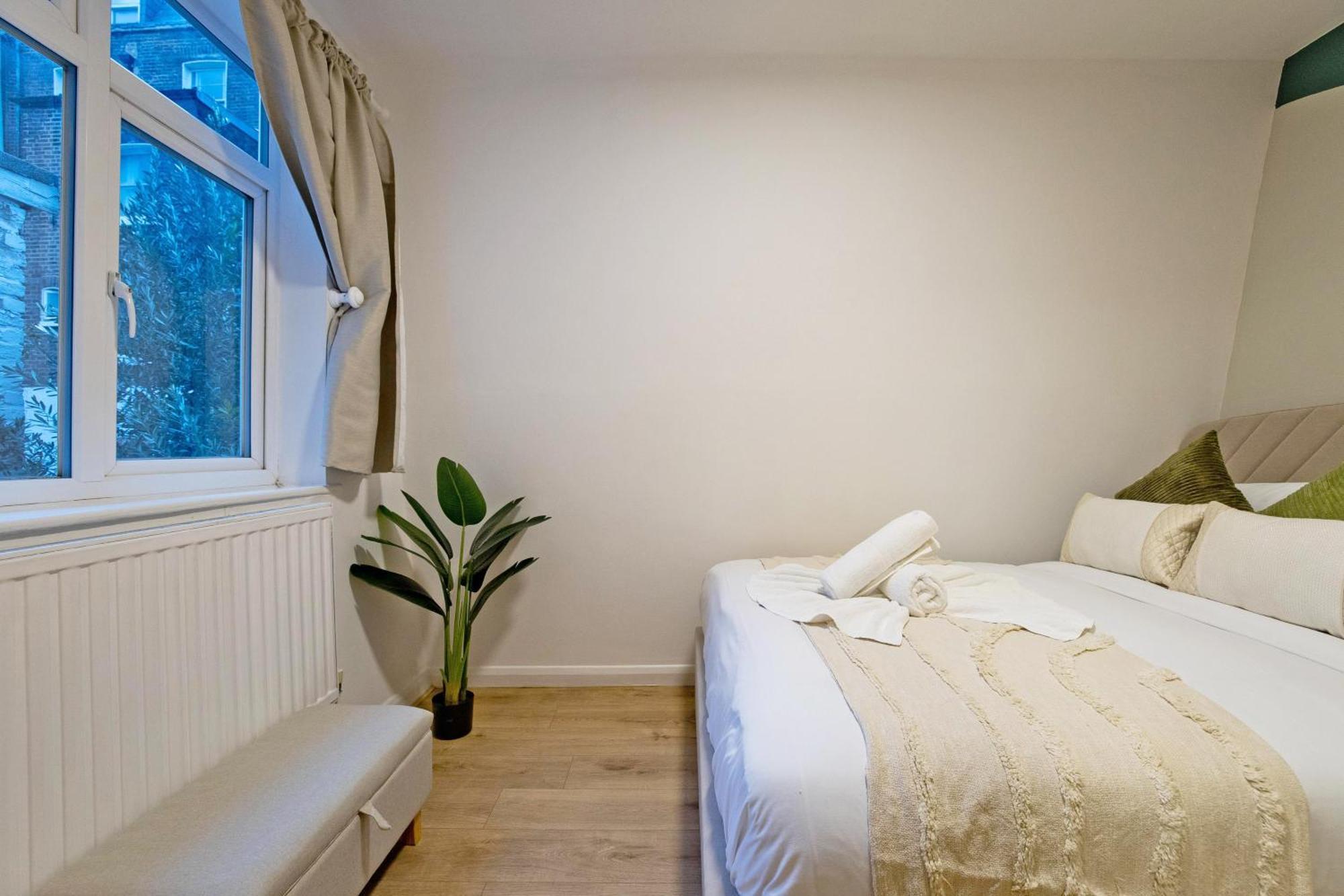 Imperial Queensborough Terrace * London