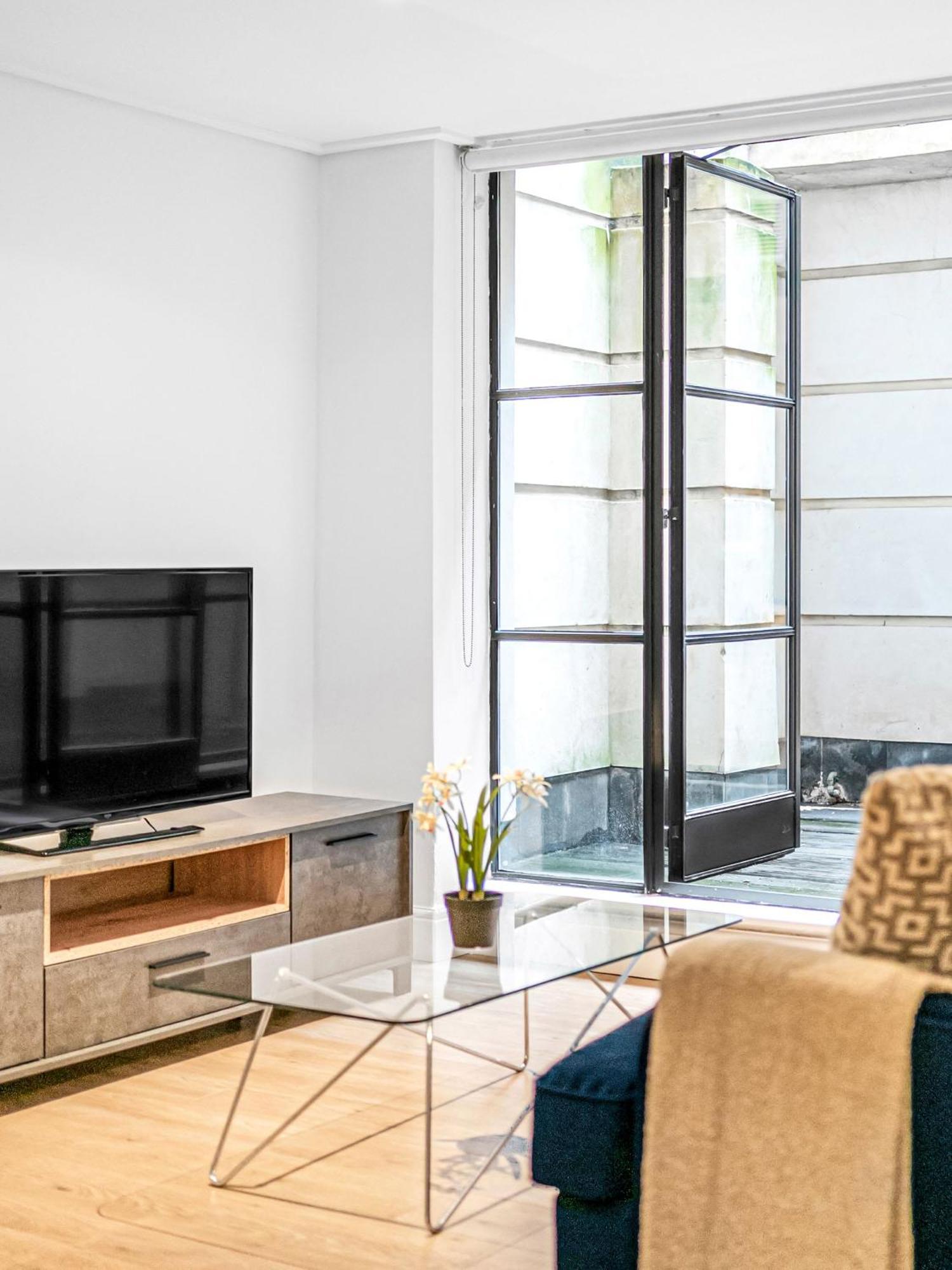 Heart Of Holborn - 2br With Patio - Cityapartmentstay Appartement Londen