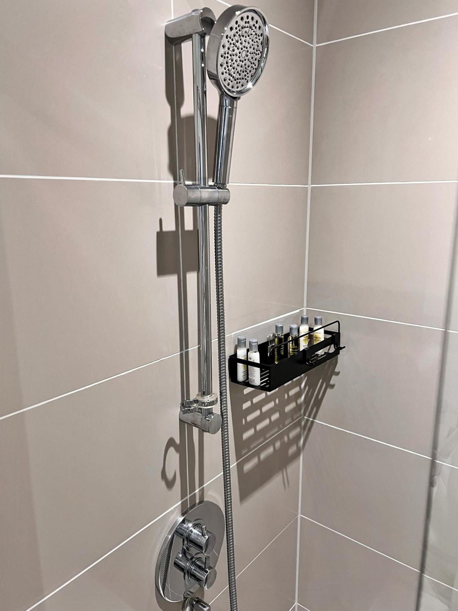 Apartment Luxury Modern 2 Bed 2 Bath