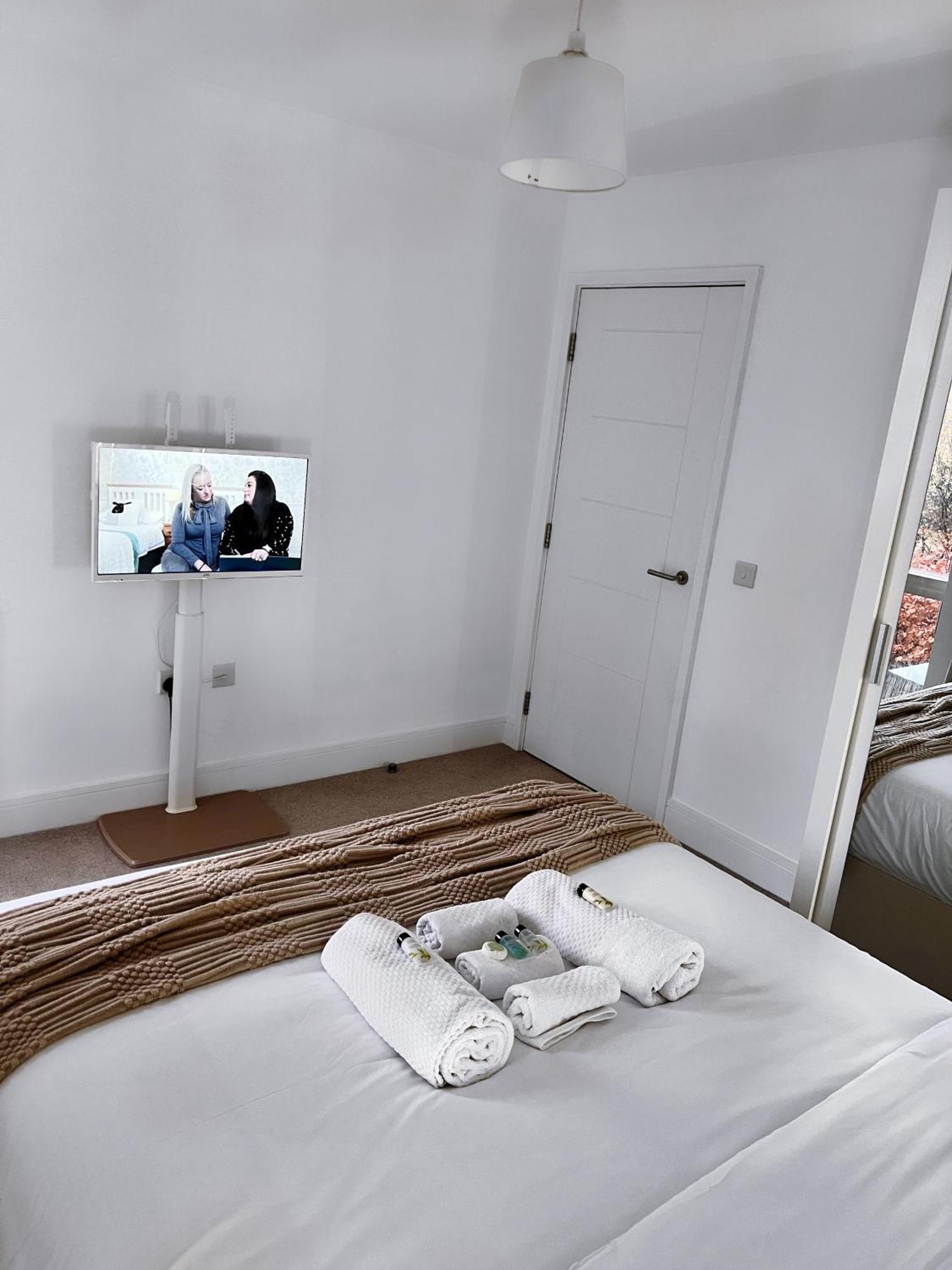 Luxury Modern 2 Bed 2 Bath Apartment London