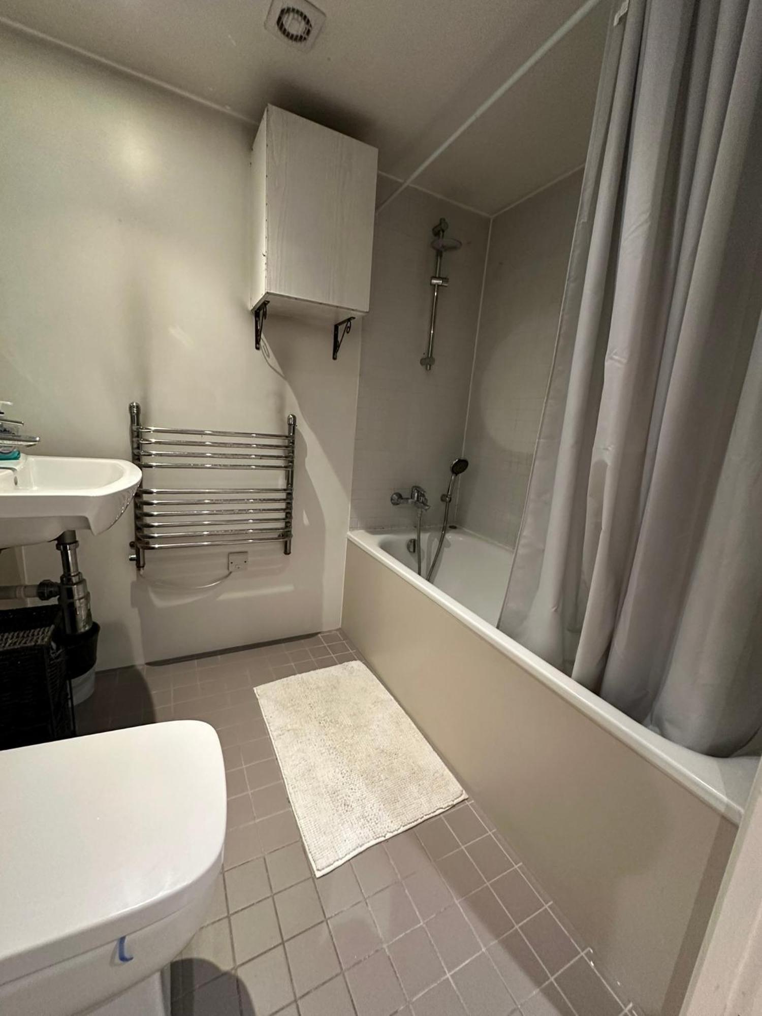 Charming 1bdr Serviced Condo! 4 Guests Pool N Free Parking Appartement