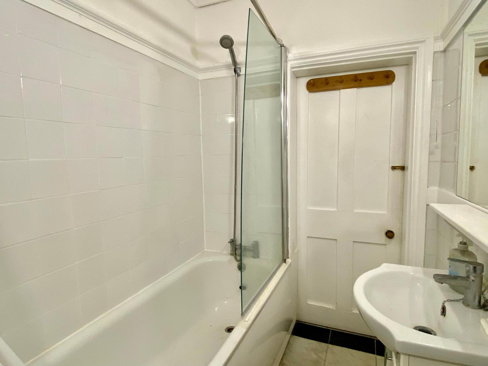 Apartment Spacious In Earls Court London