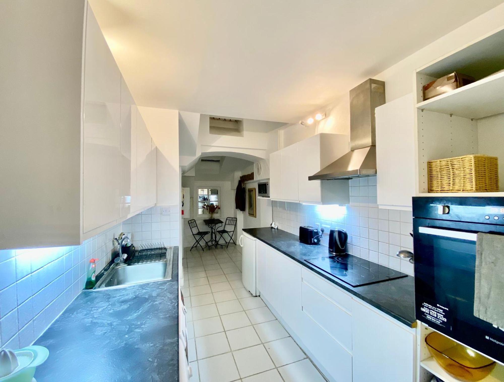 Apartment Spacious In Earls Court London