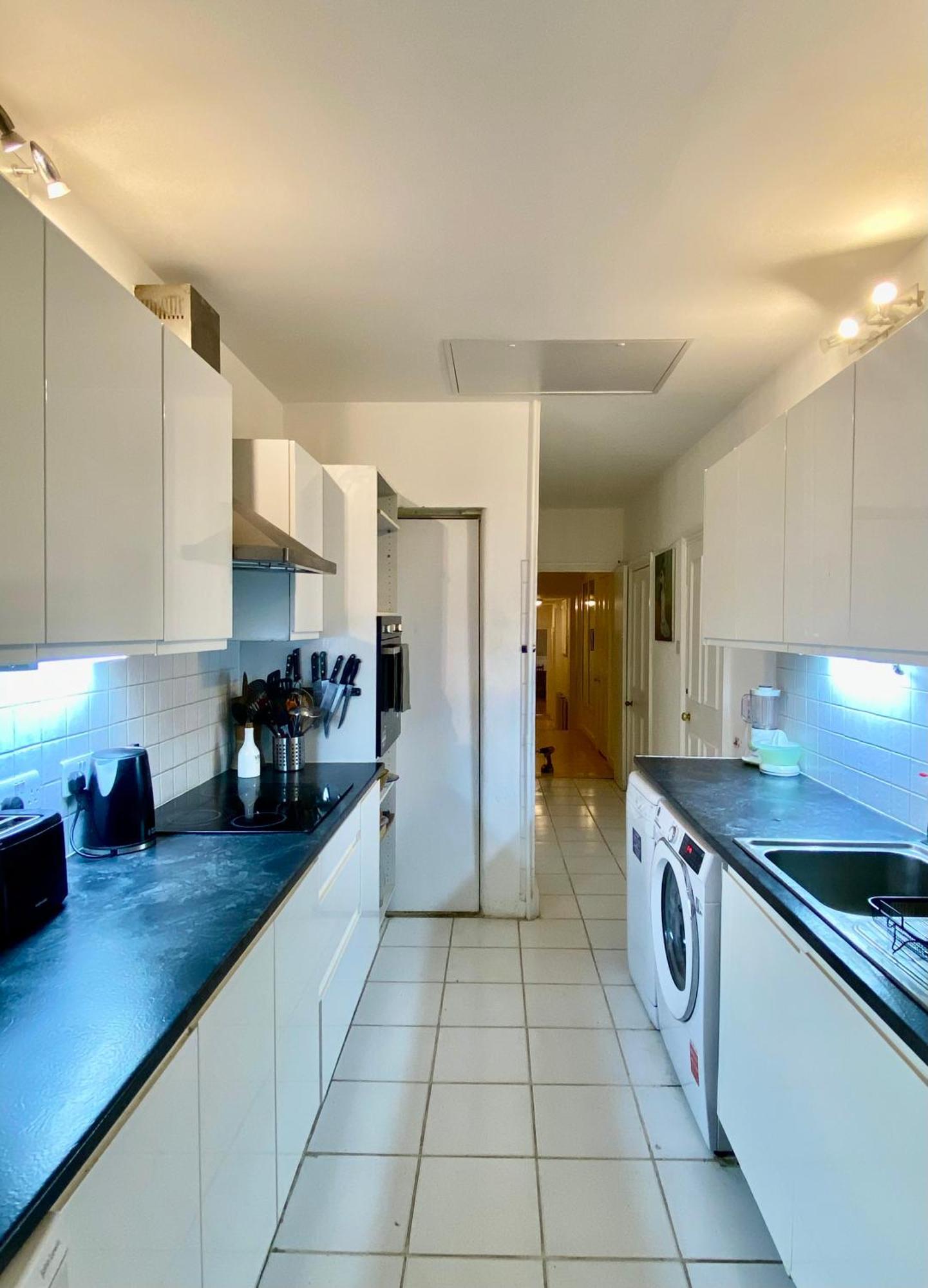 Apartment Spacious In Earls Court London