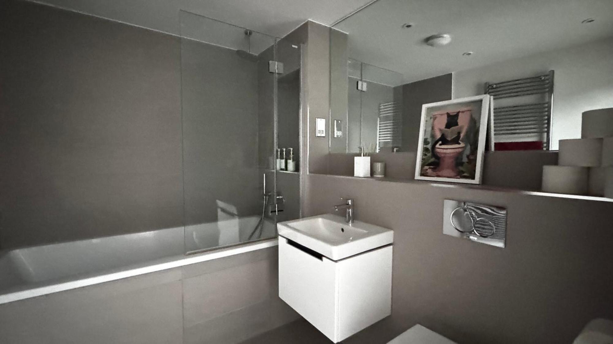Privat overnatting Lovely And Modern In