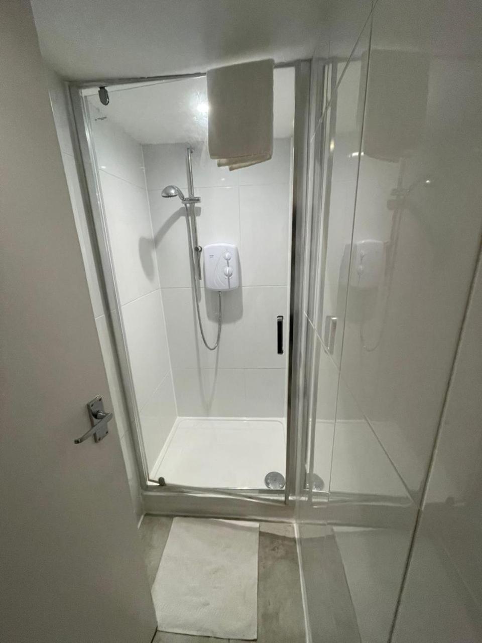 Floor 2bed Flat Apartment London