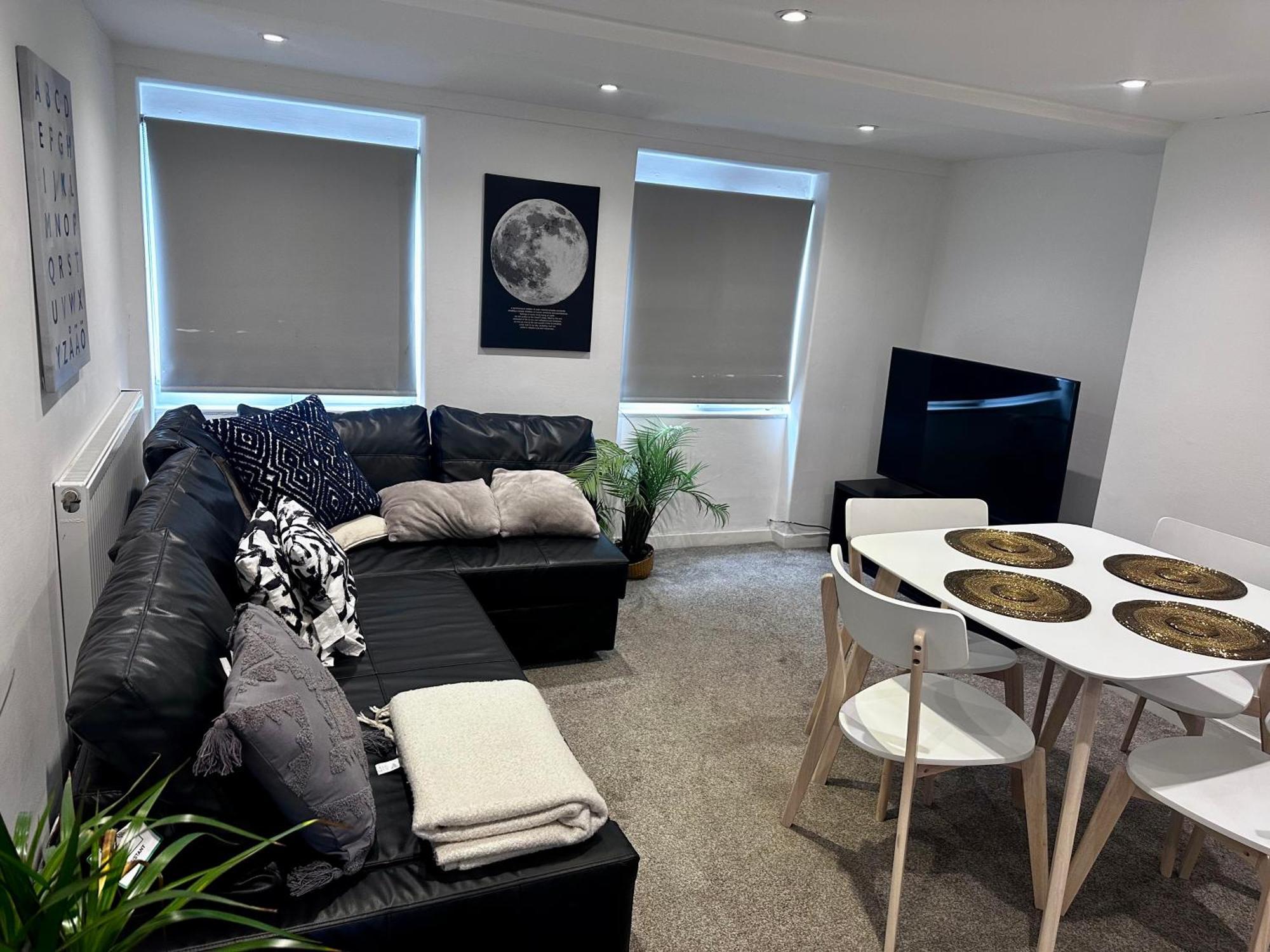 Floor 2bed Flat