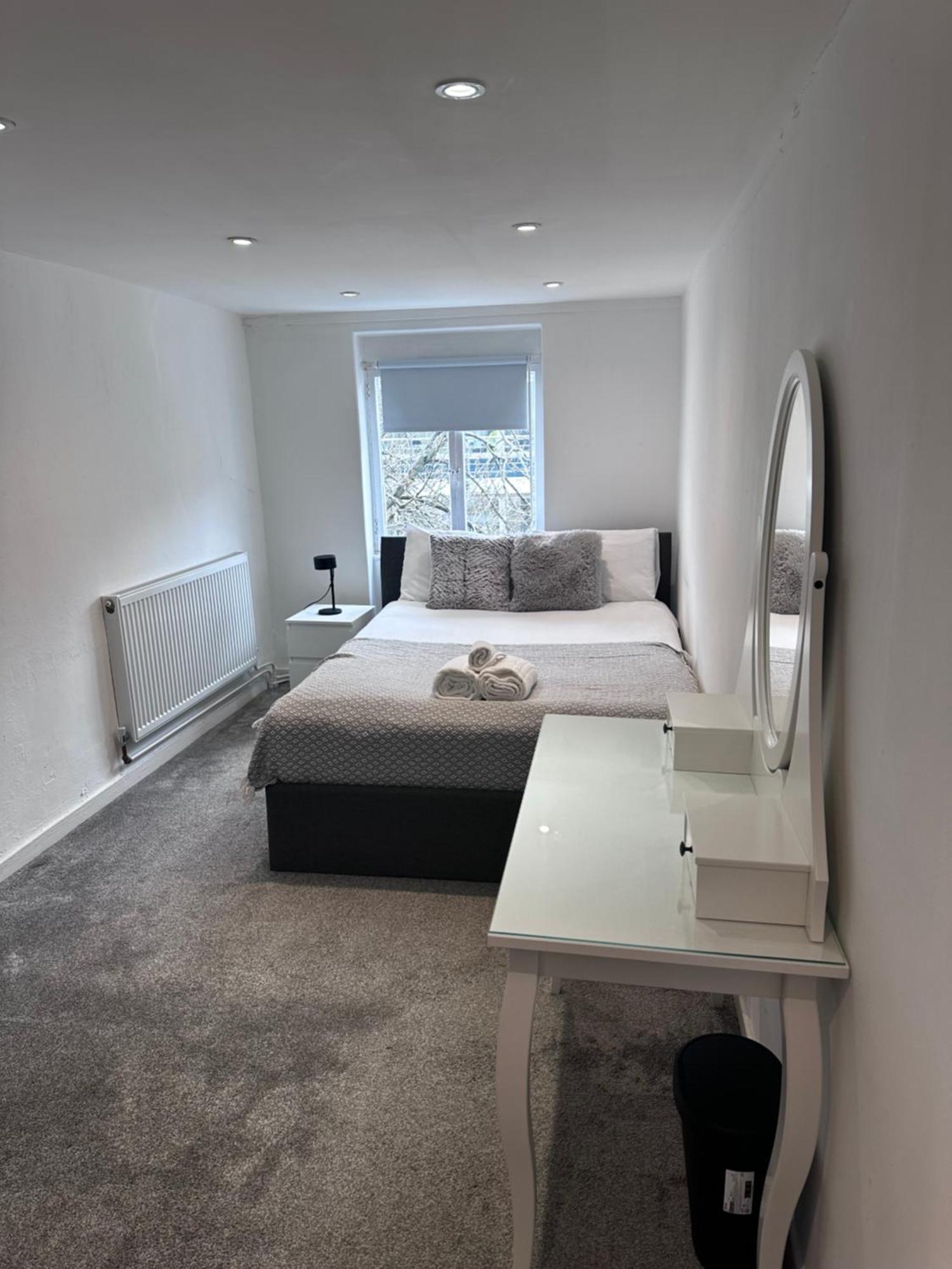 Floor 2bed Flat *