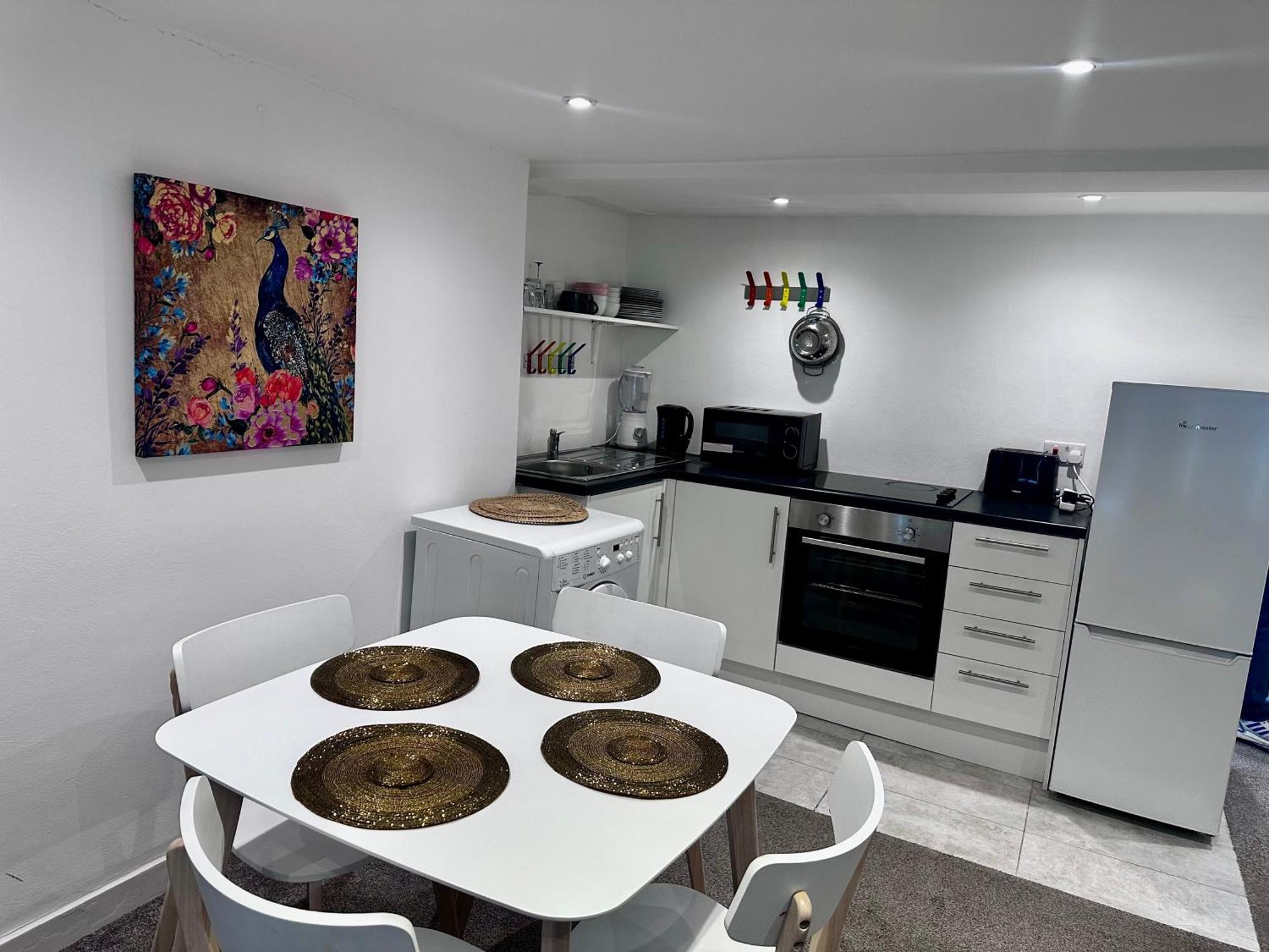 Floor 2bed Flat *