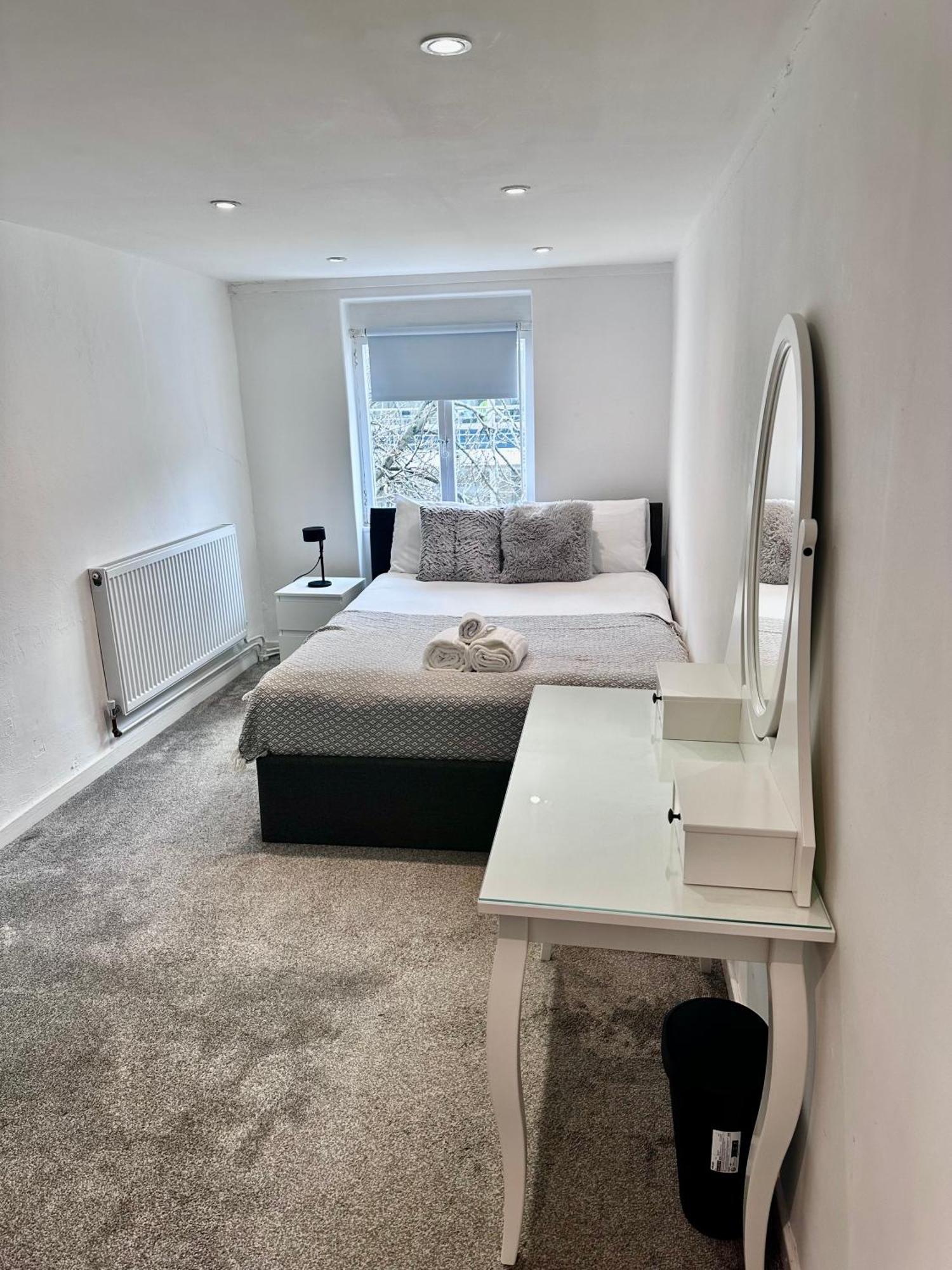 Floor 2bed Flat