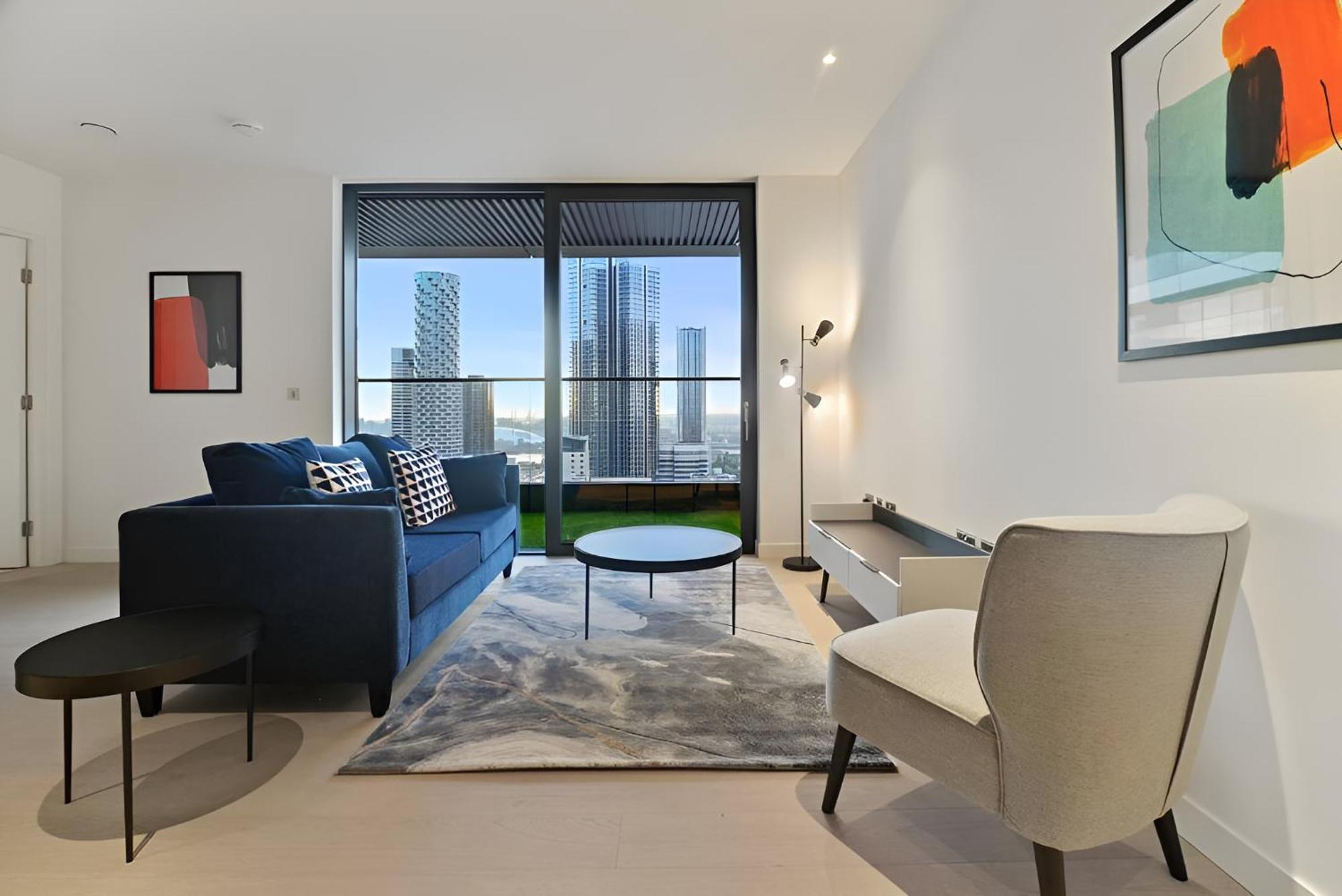 Canary Wharf Skyline Suits Apartment London