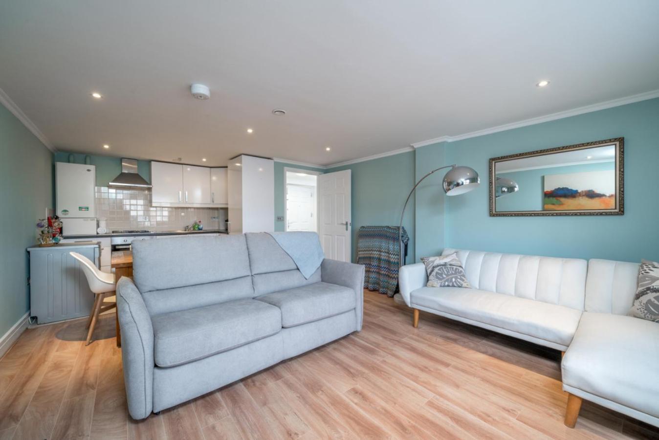 Modern Luxury Apartment, Sleeps Five, Barons Court Apartamento Londres