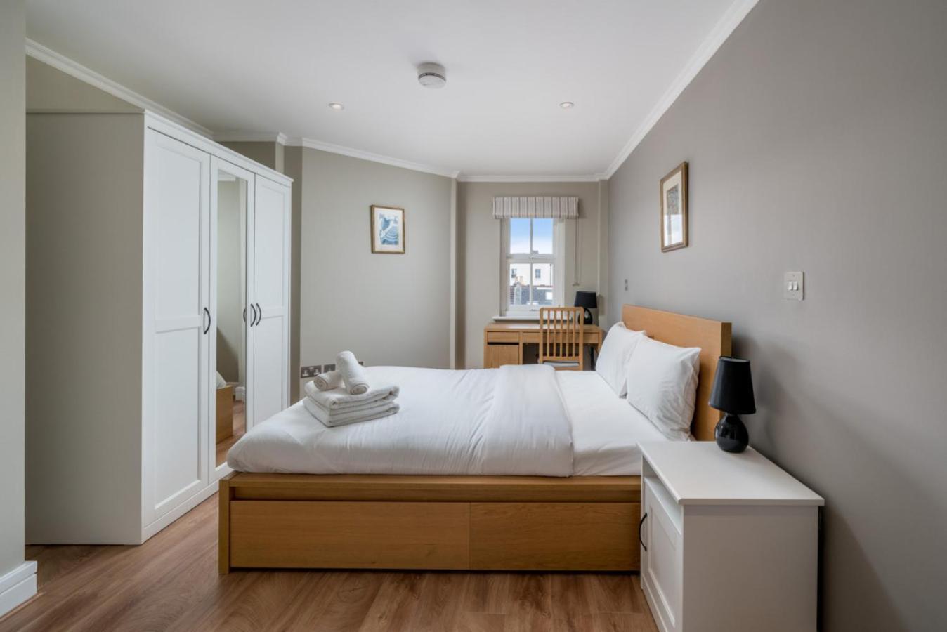 Apartamento Modern Luxury Apartment, Sleeps Five, Barons Court *