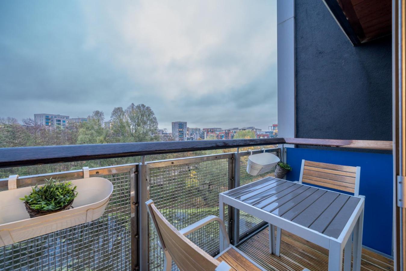 Lovely 3bd Flat, Parking, Sleeps Six Close To O2 * Londen
