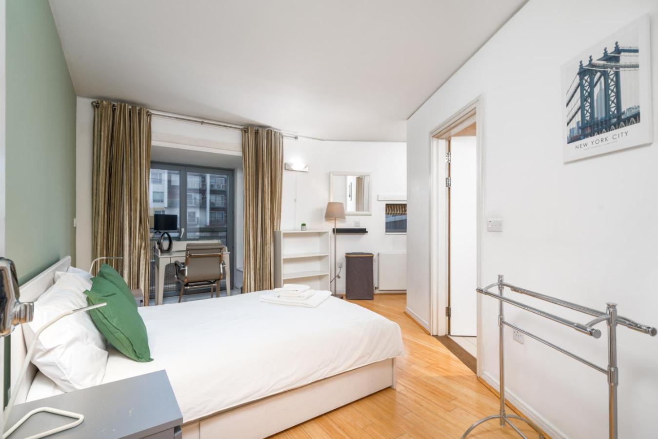 Appartement Lovely 3bd Flat, Parking, Sleeps Six Close To O2 *