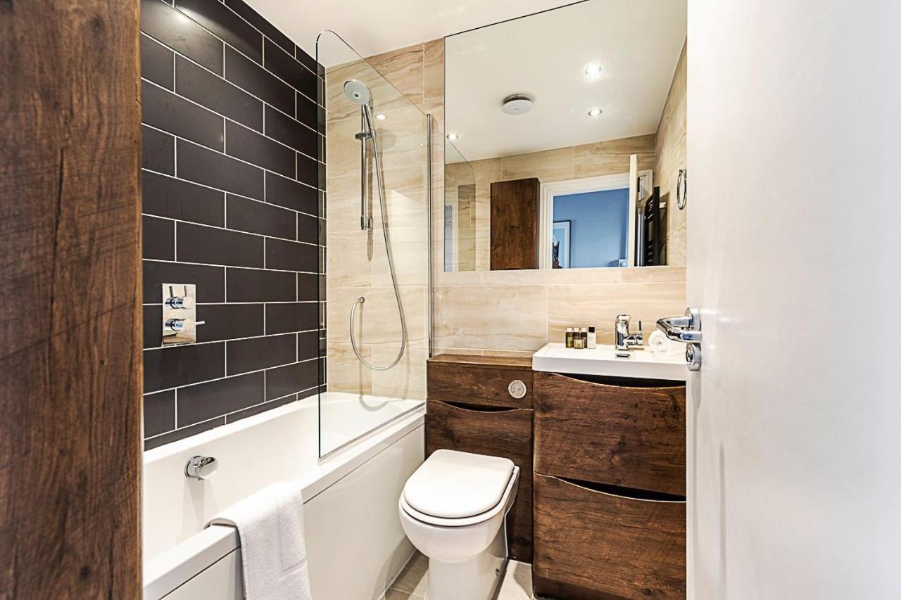Chic 1 Bedroom Parkview Flat At Arundel Square Apartment London