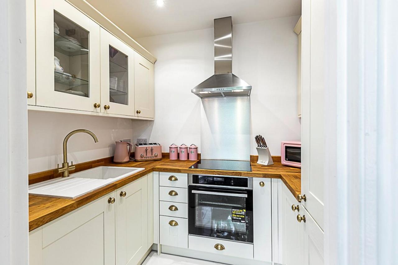 Apartment Chic 1 Bedroom Parkview Flat At Arundel Square