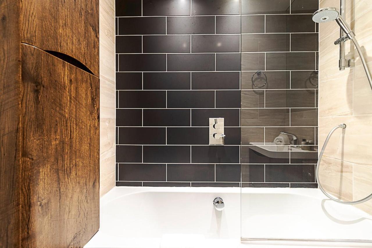 Chic 1 Bedroom Parkview Flat At Arundel Square