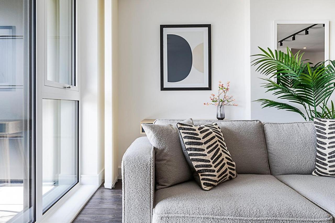 Edmund Point Apartment *