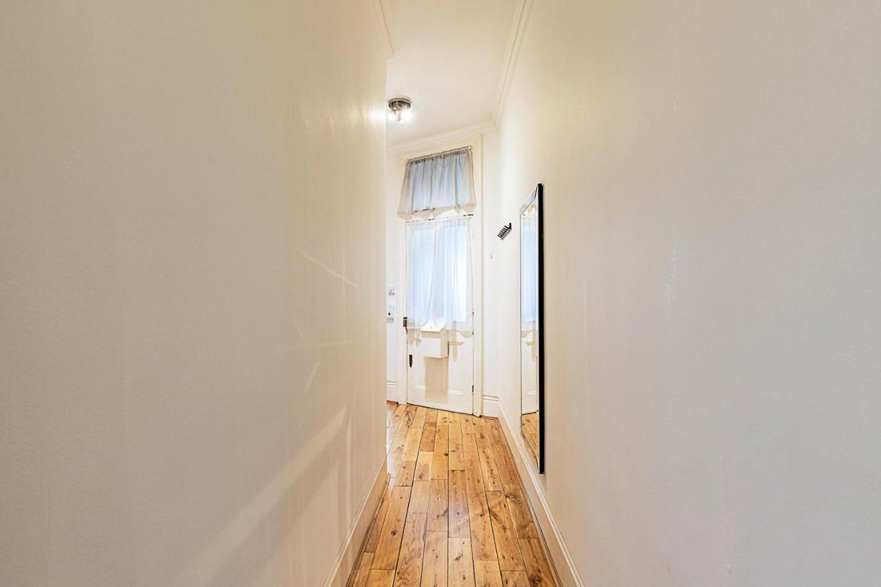 Apartamento Kensington Tranquility Elegant Two-bed Retreat *