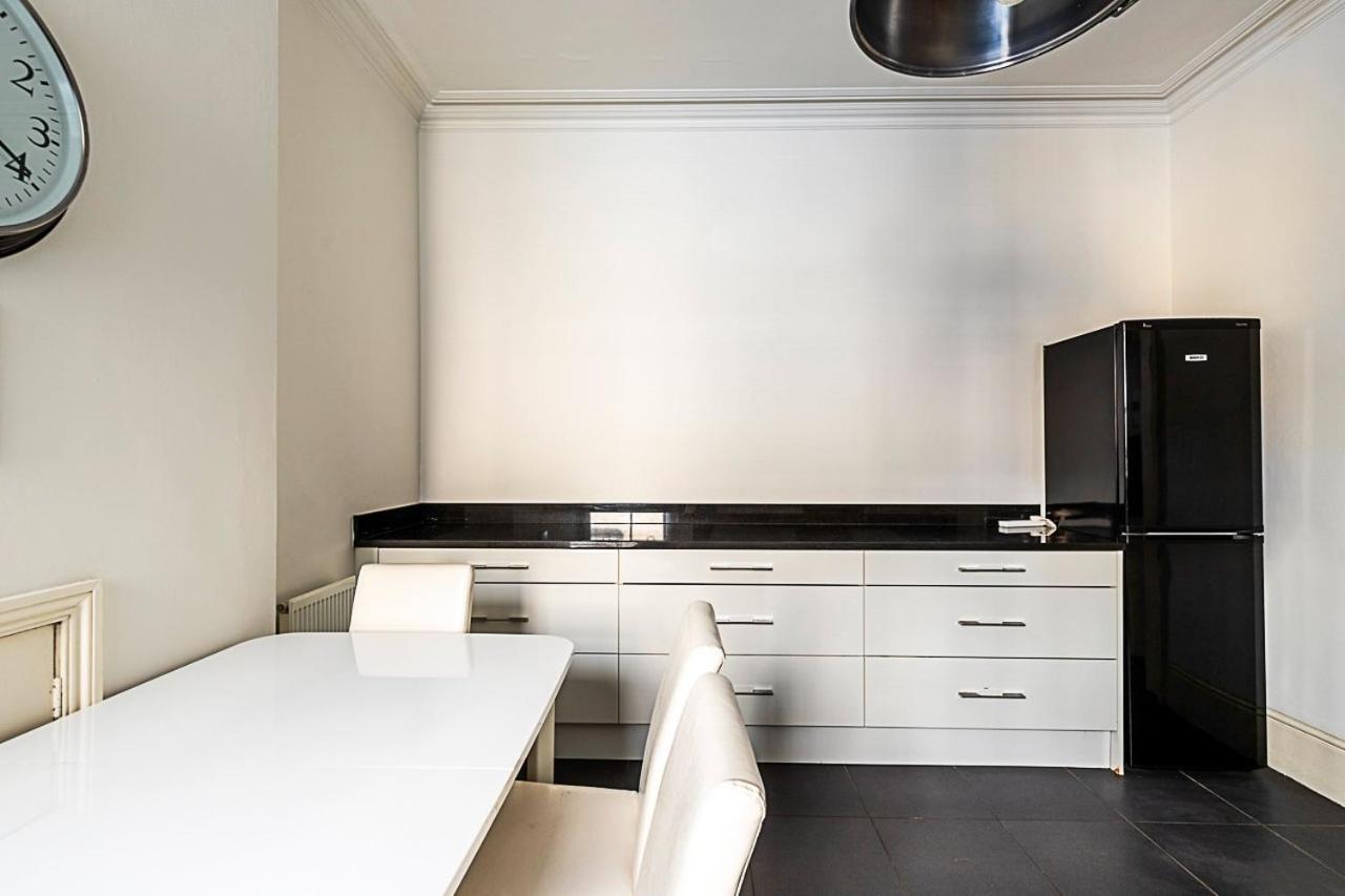 Apartamento Kensington Tranquility Elegant Two-bed Retreat