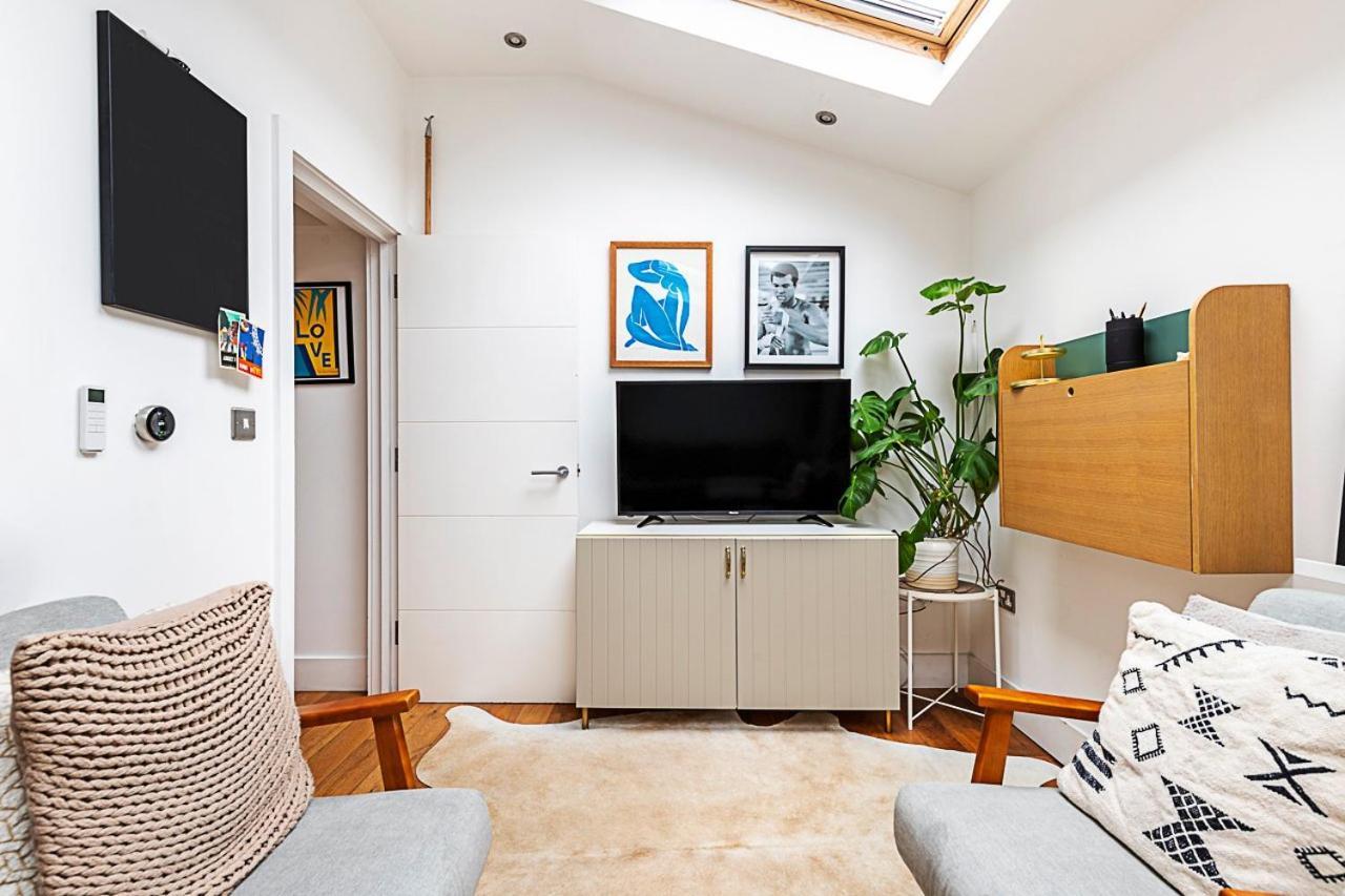 Modern Airy 2-bed Gem In Trendy Stoke Newington Apartment London