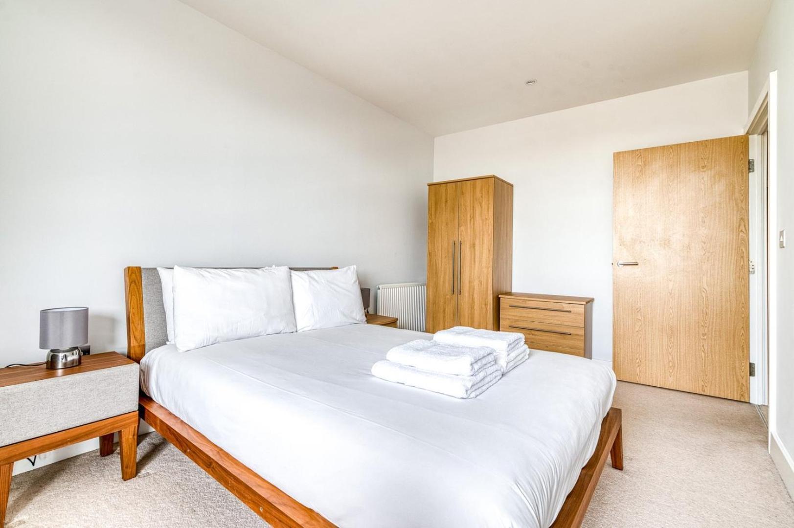 New Development Canary Wharf Flat * London