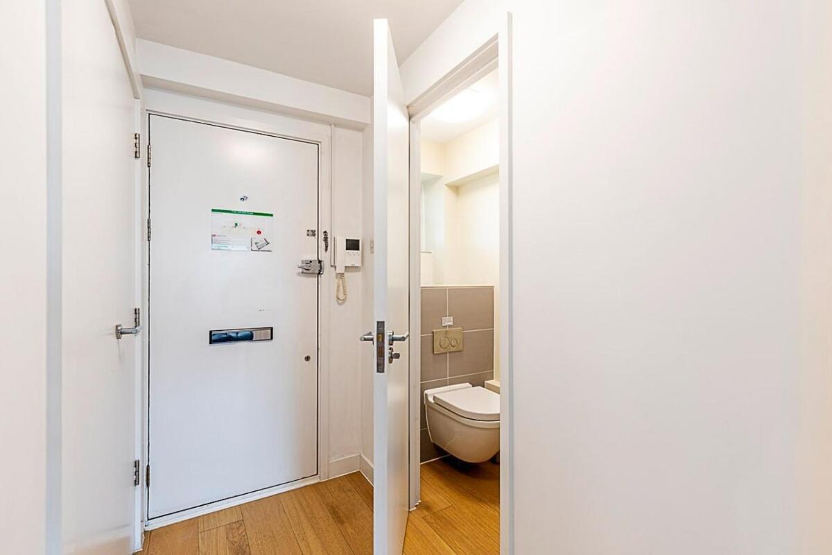Apartment Relay With Balcony London