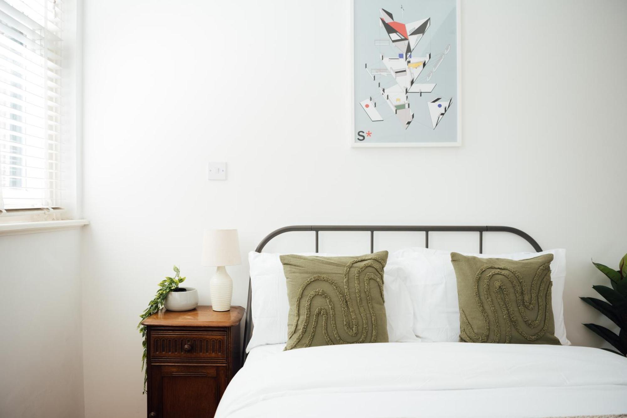 Unique 2 Bedroom Flat On Stoke Newington High Street Apartment London