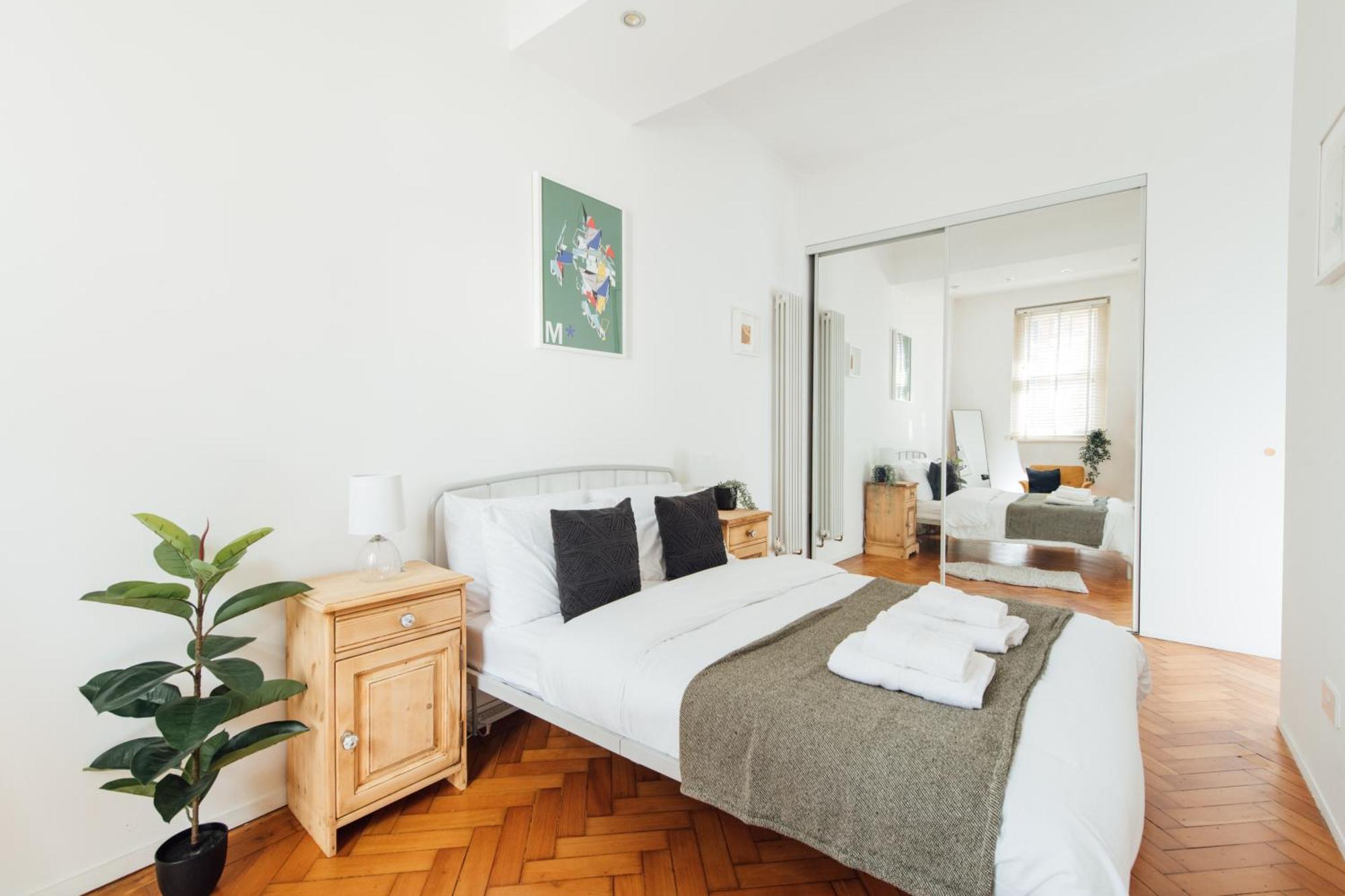 Unique 2 Bedroom Flat On Stoke Newington High Street *