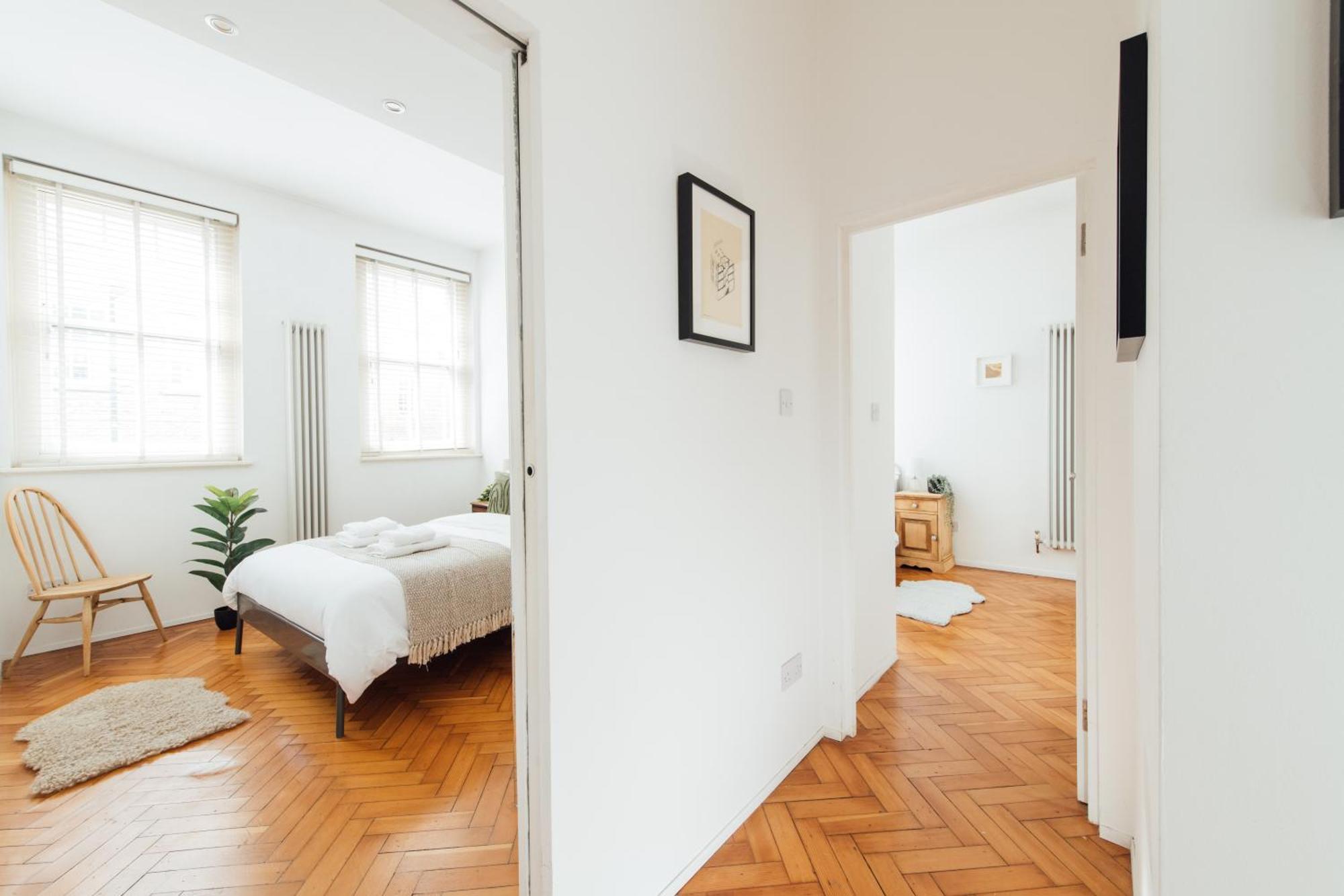 Unique 2 Bedroom Flat On Stoke Newington High Street Apartment