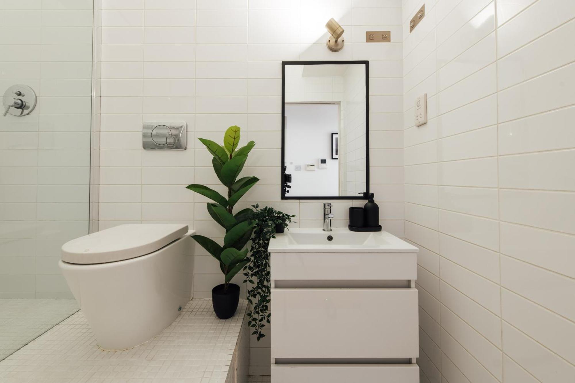 Unique 2 Bedroom Flat On Stoke Newington High Street London