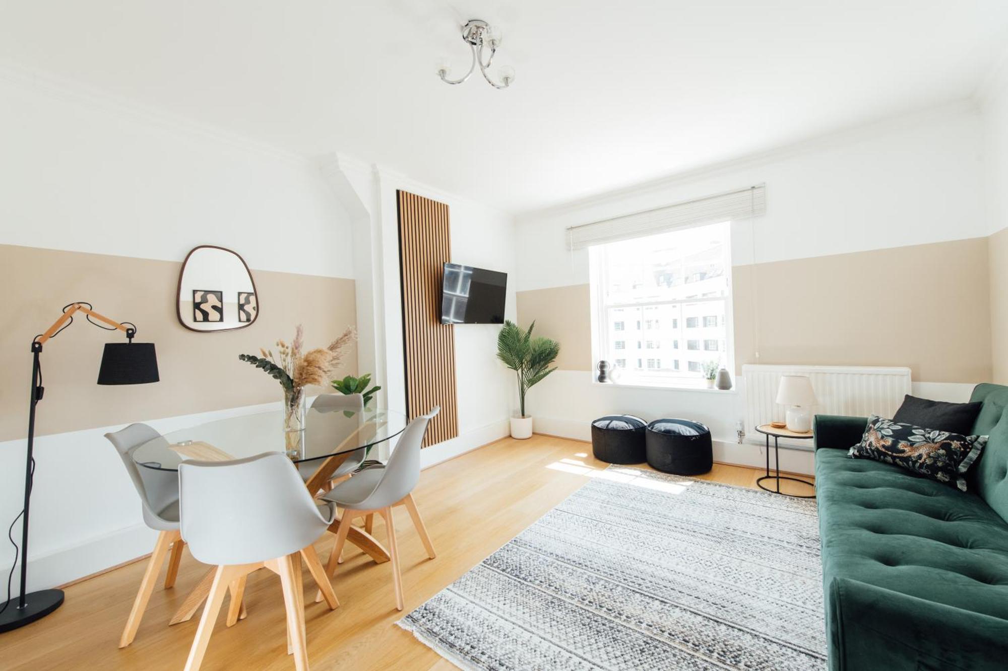 Stylish Kings Cross 2 Bedroom Flat * London