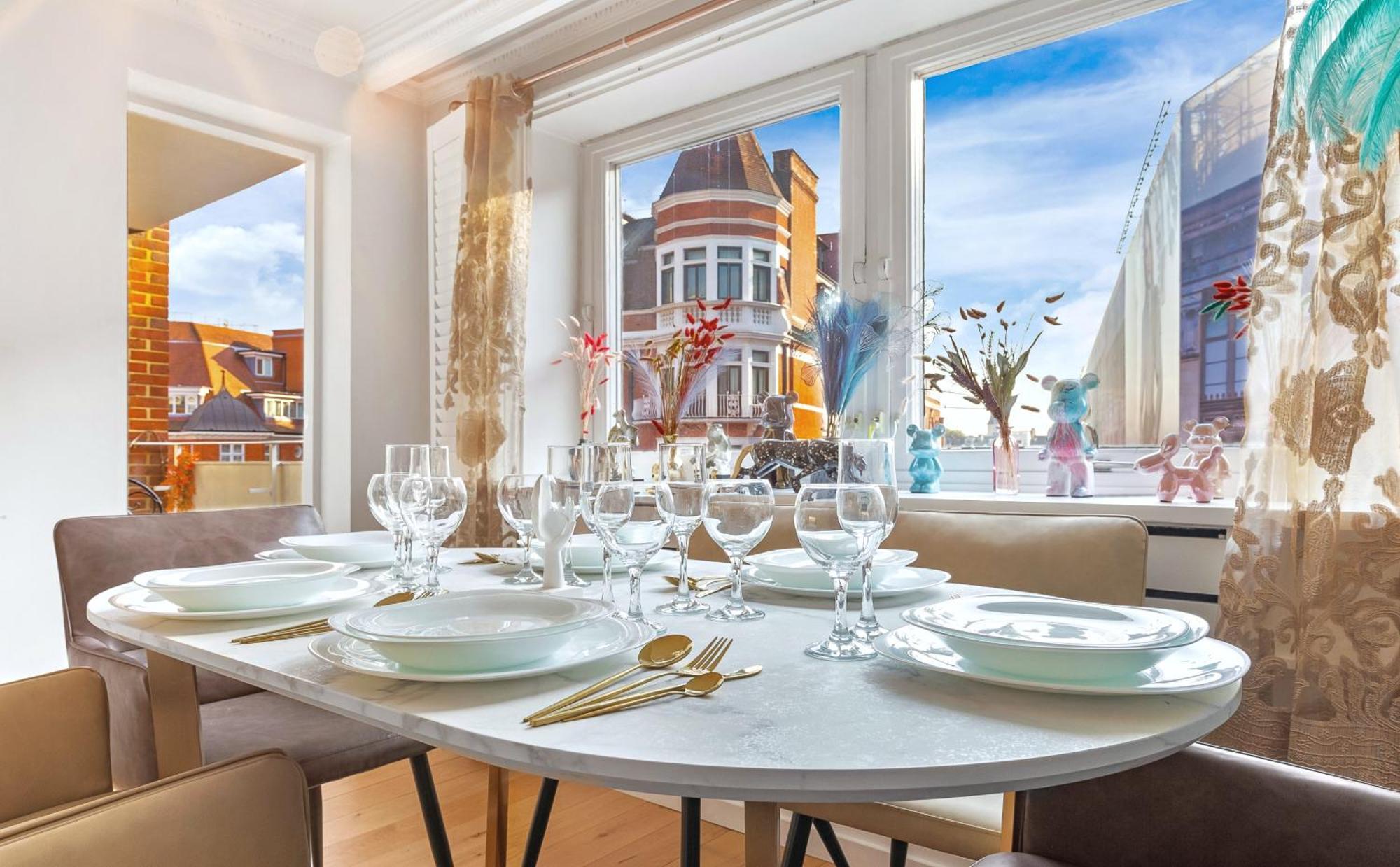 Iconic With Terrace Over Harrods Apartment London