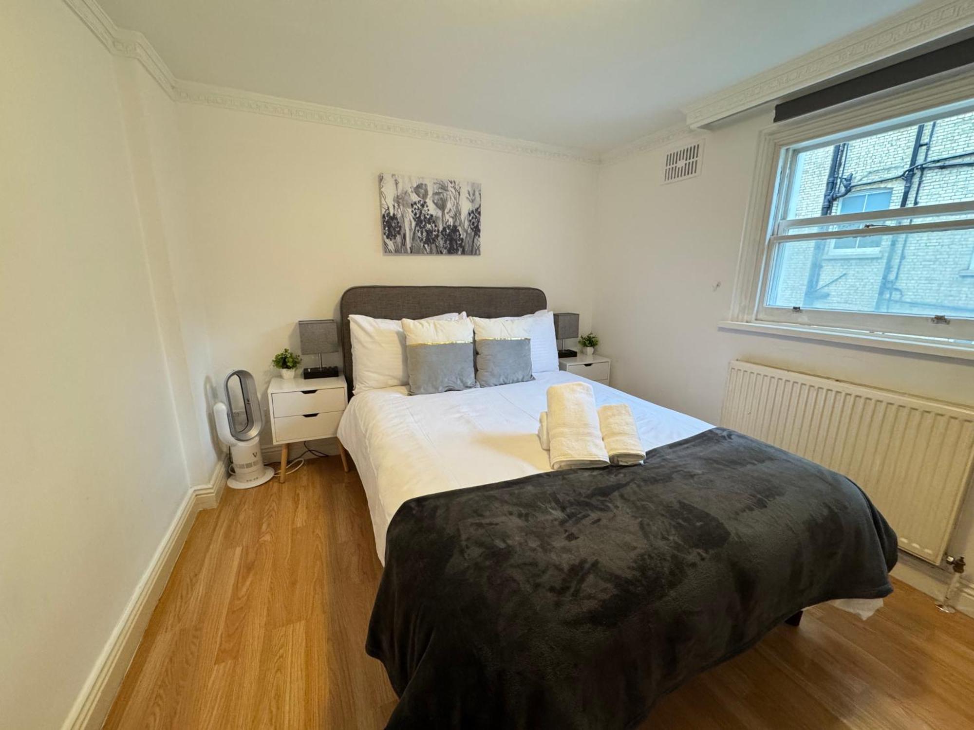 Charming And Affordable Flat For 4 People In Baker Street Zone 1 With Breakfast Apartment *