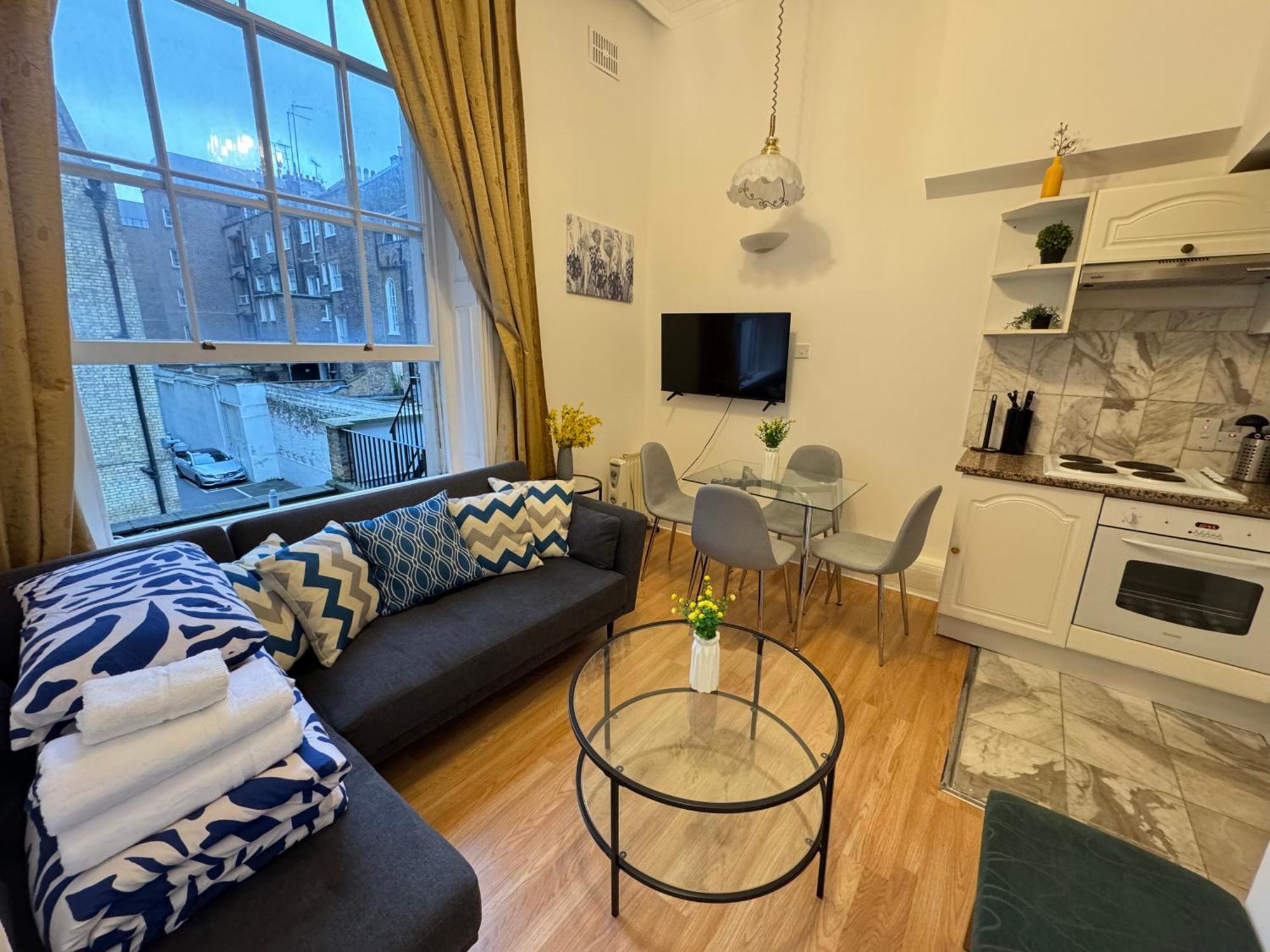 Charming And Affordable Flat For 4 People In Baker Street Zone 1 With Breakfast Apartment *