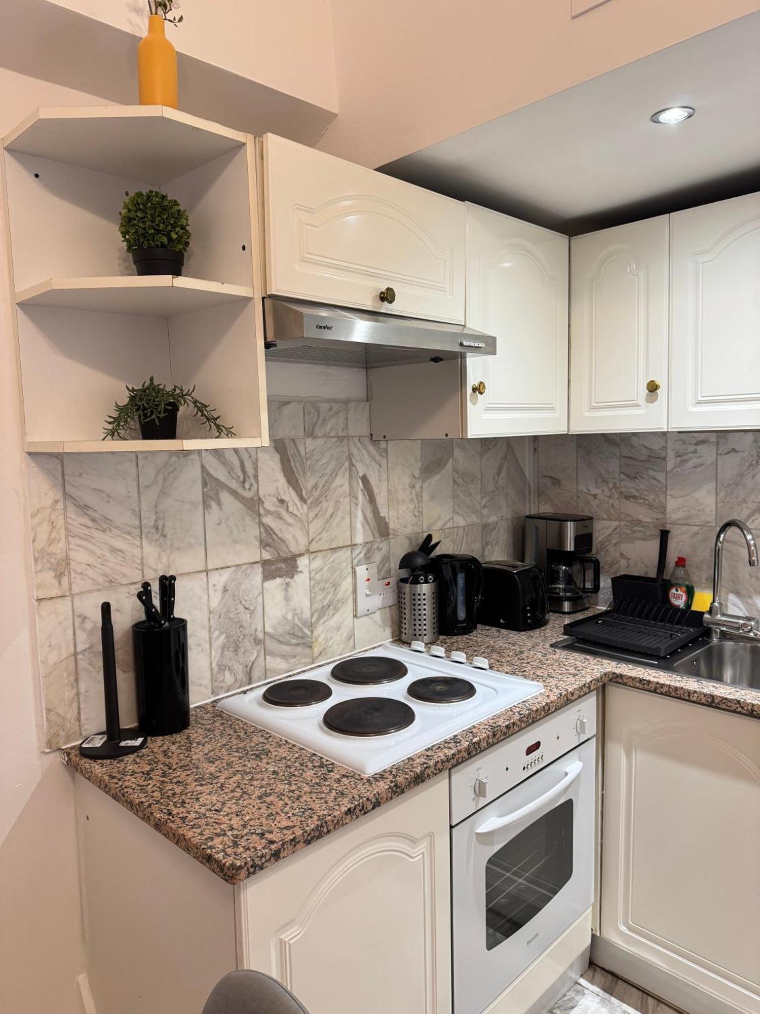 Apartment Charming And Affordable Flat For 4 People In Baker Street Zone 1 With Breakfast London