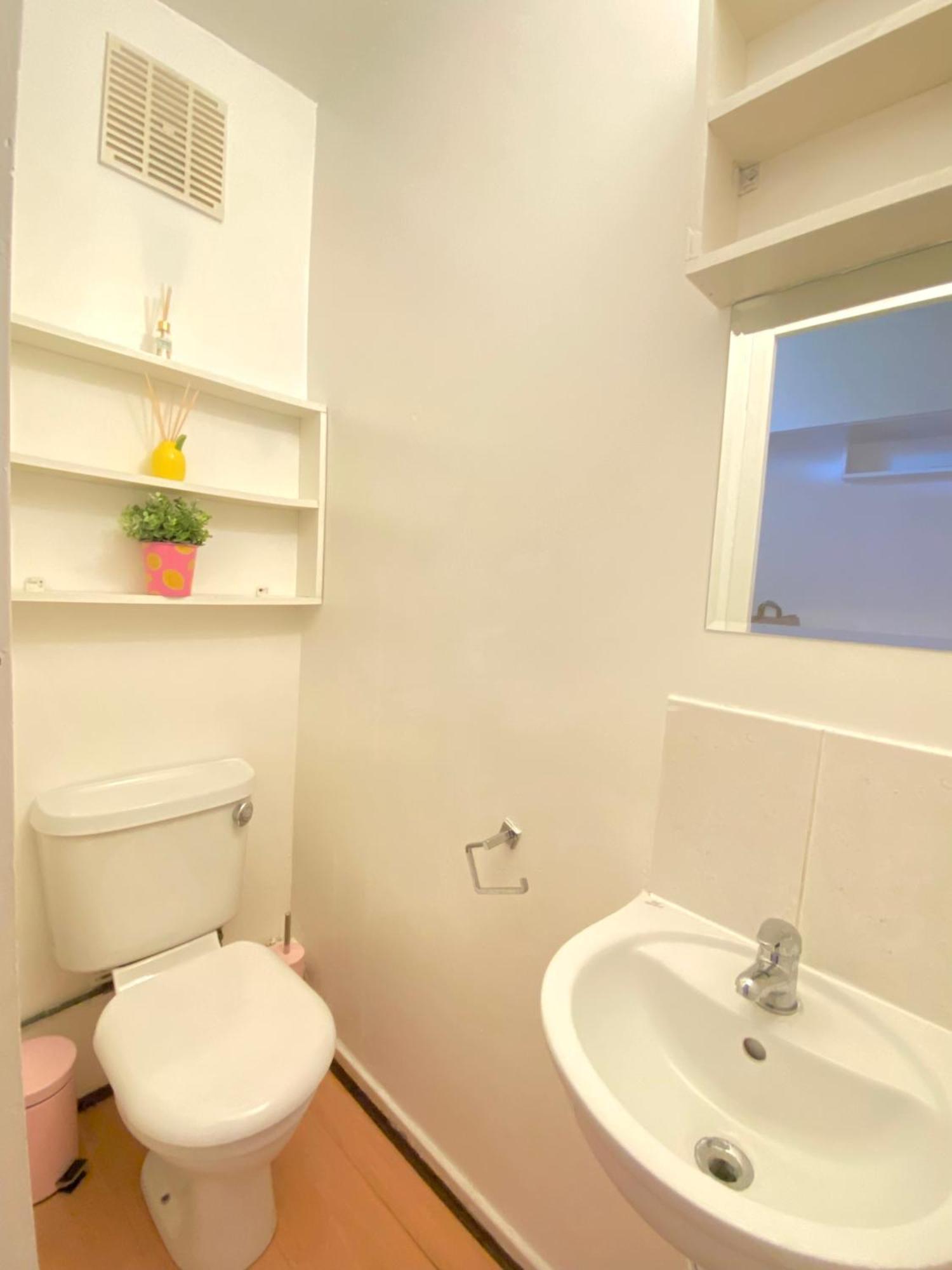Hyde Park Family Apartment
