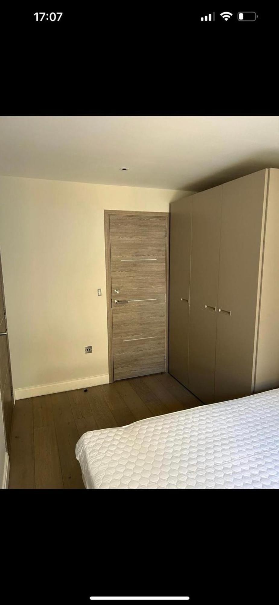 A Stunning 2 Bed Flat To Let In Victoria Apartment